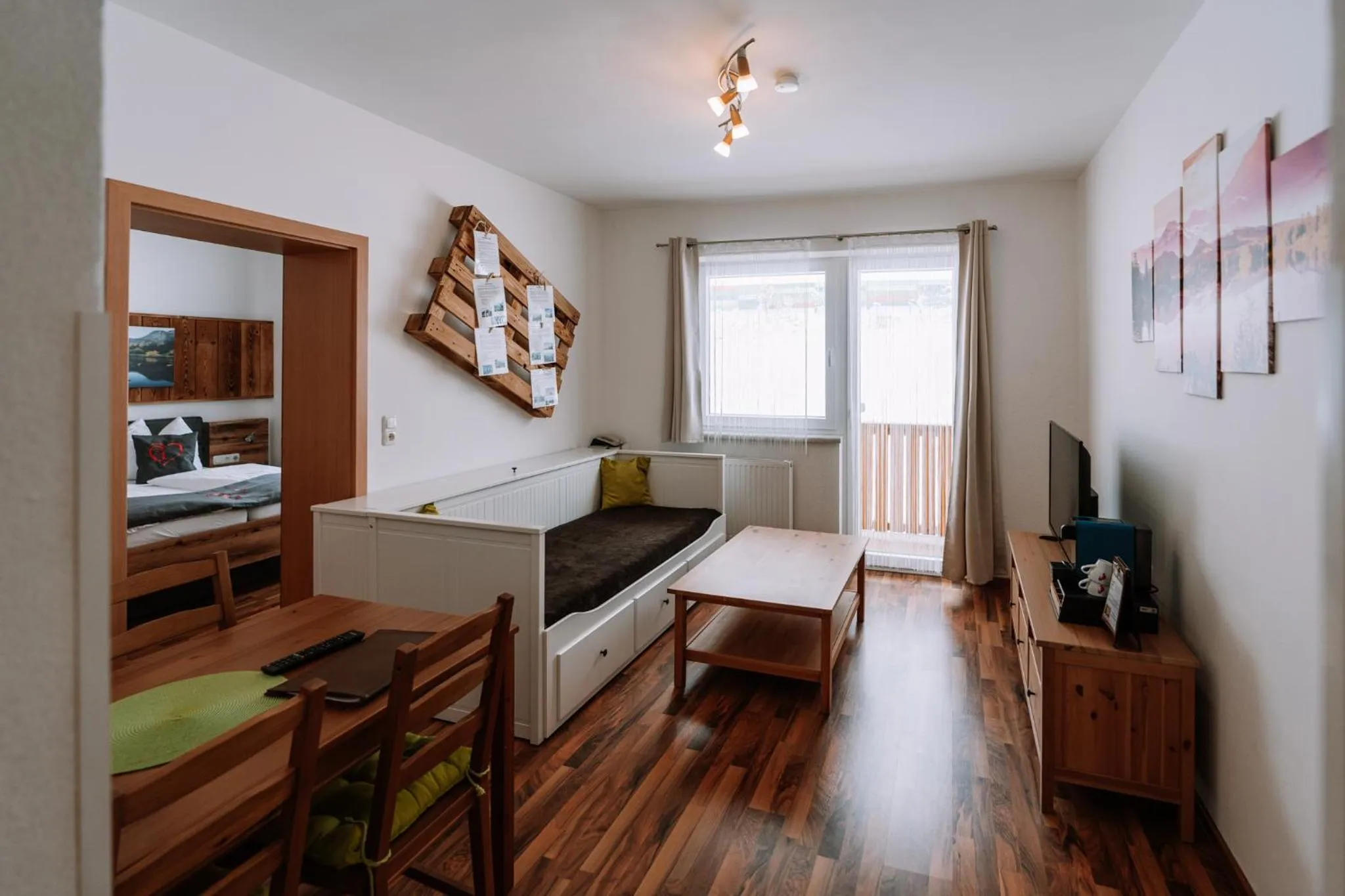 Living room, Bed in Hotel Garni Familie Gruber