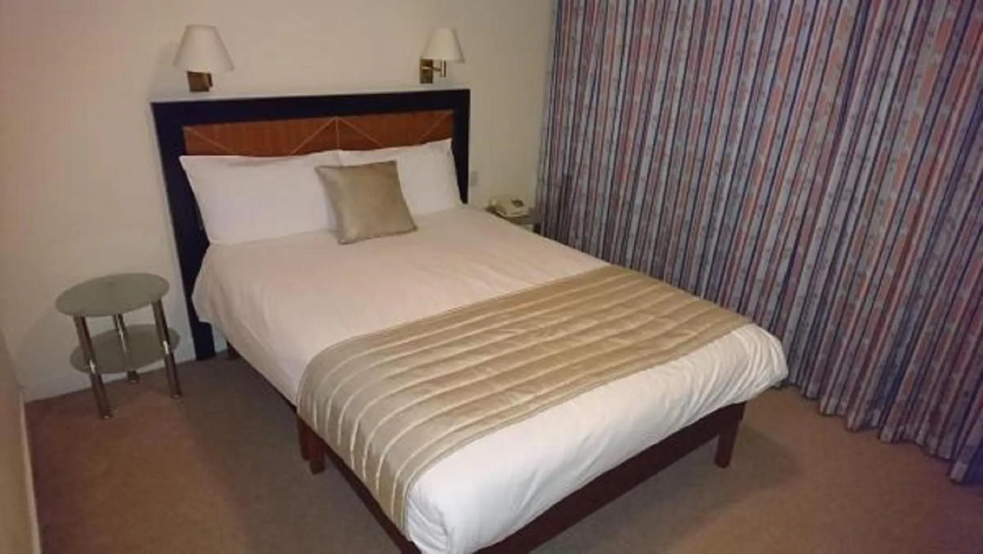 Bed in Coventry Hill Hotel