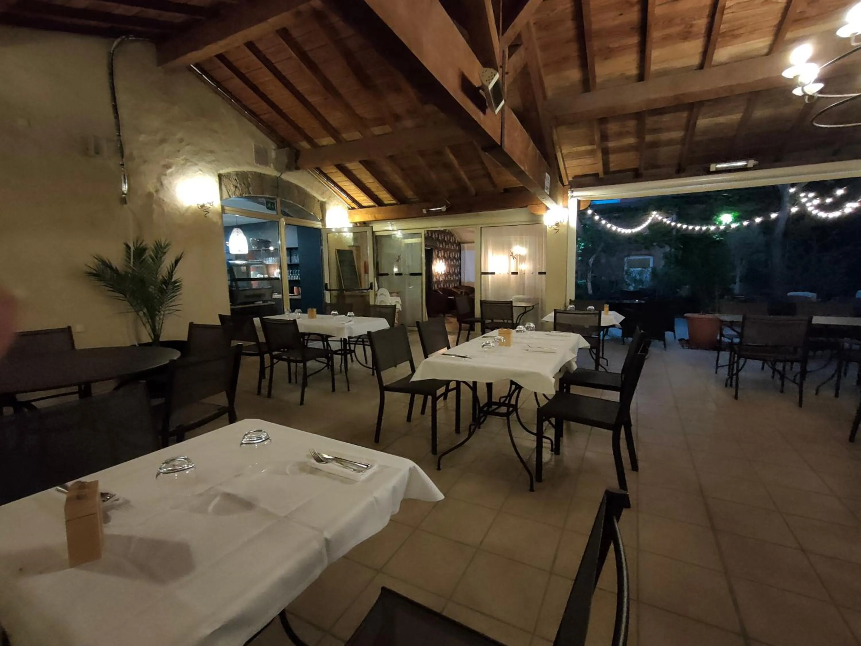 Restaurant/places to eat in Hôtel Restaurant L'Art des Mets by Côté Jardin