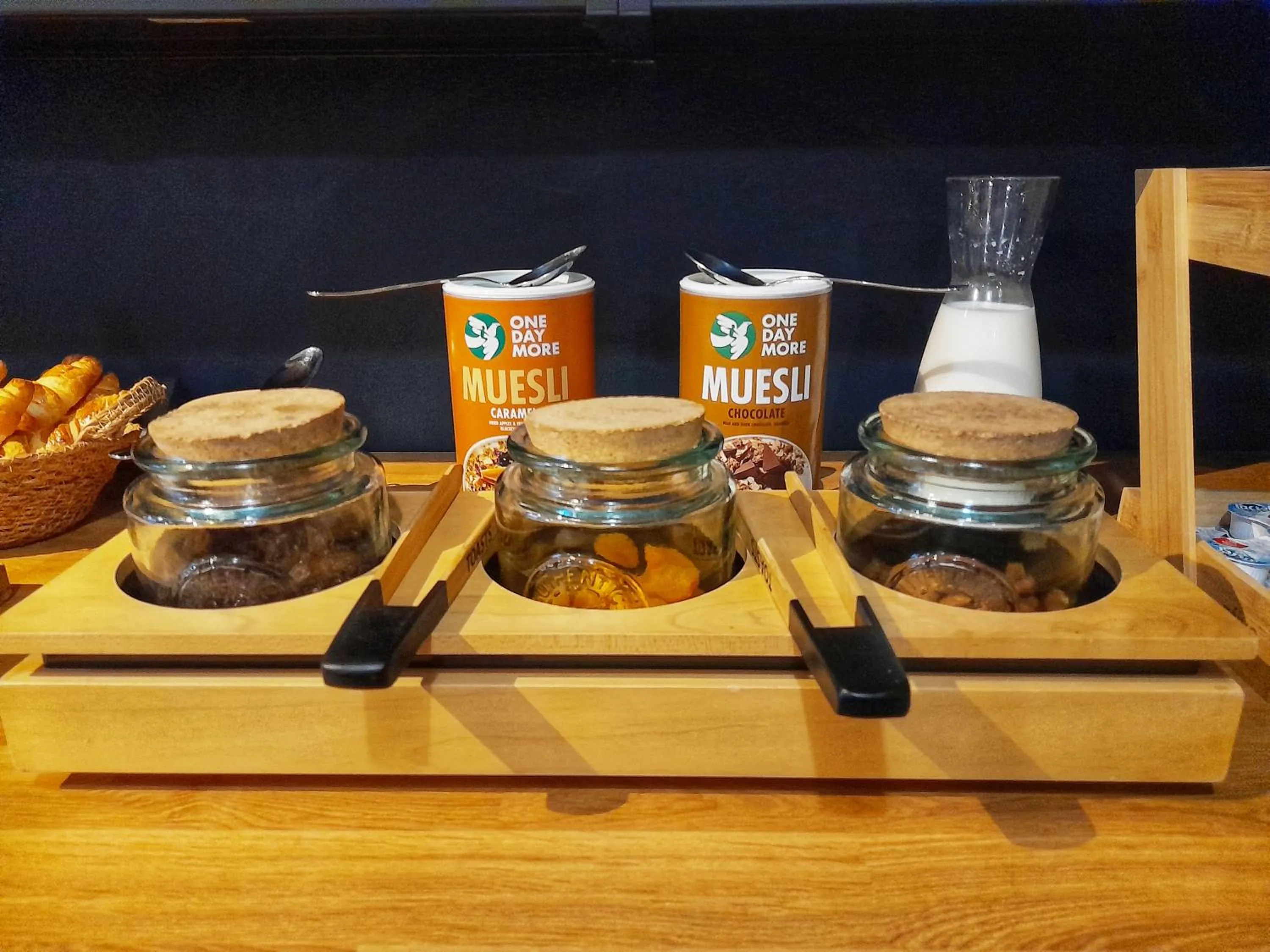 Breakfast in Hôtel Restaurant L'Art des Mets by Côté Jardin