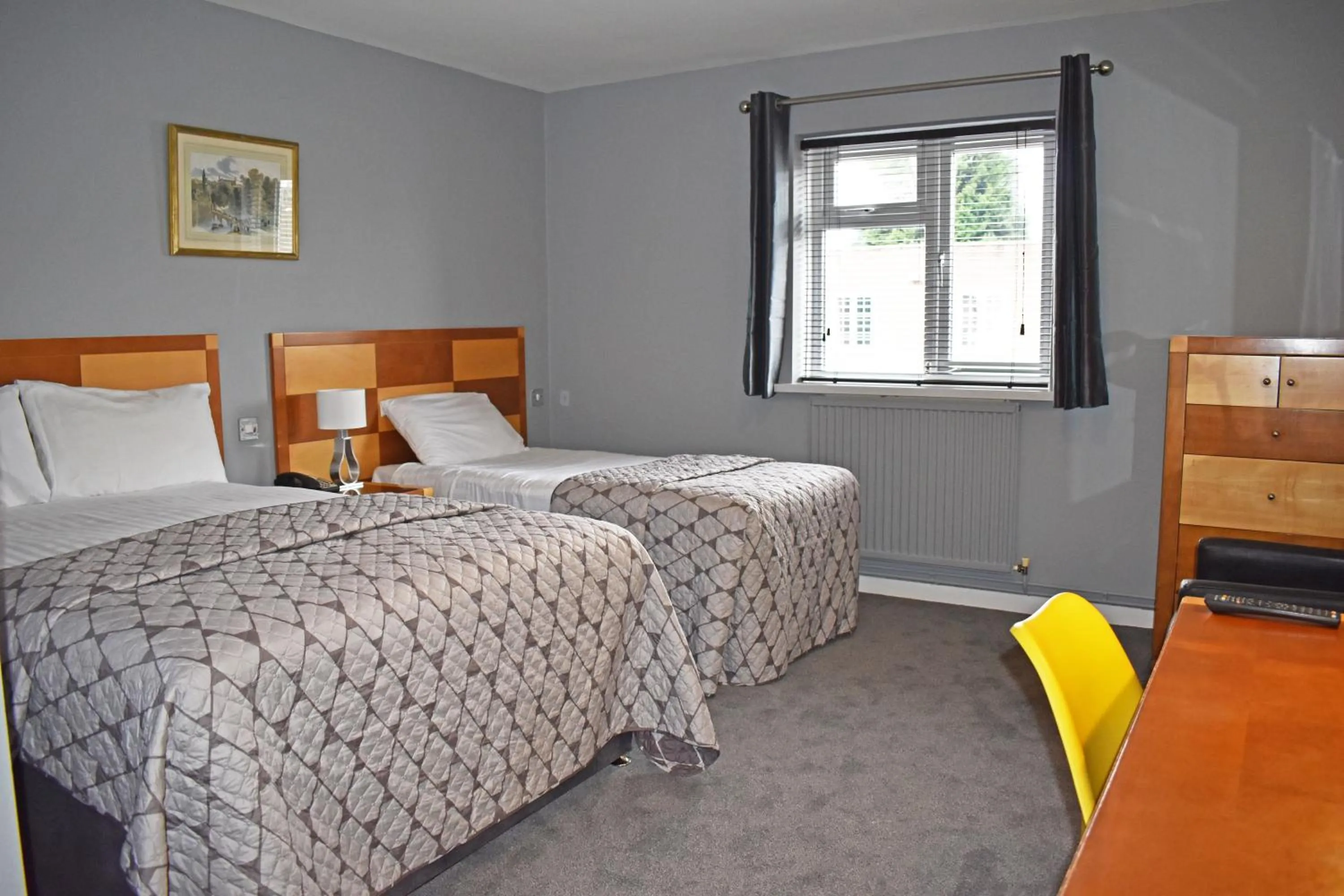 Photo of the whole room, Bed in Quality Hotel Coventry