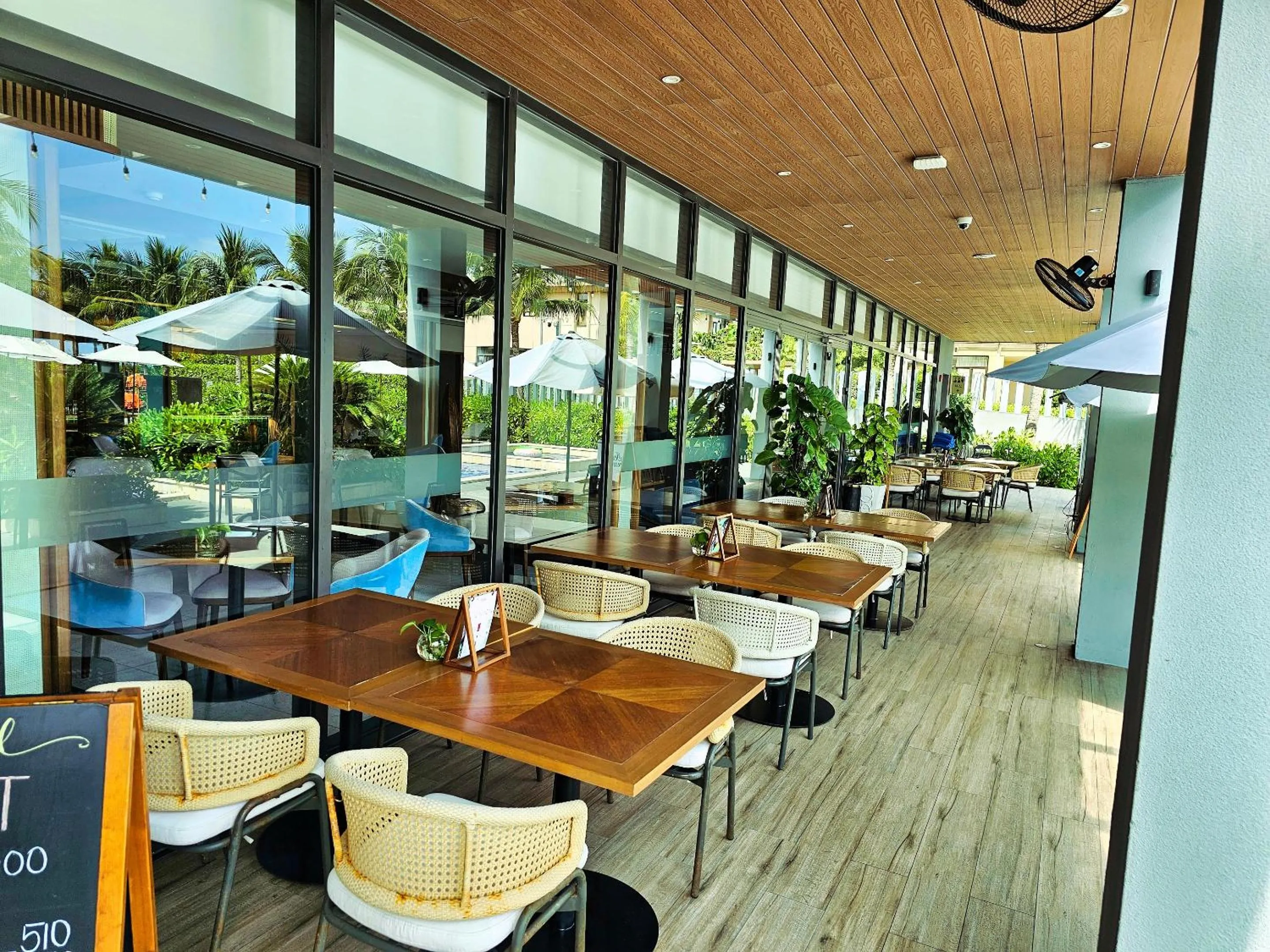 Restaurant/places to eat in Hese Pool Villas & Resort Cam Ranh