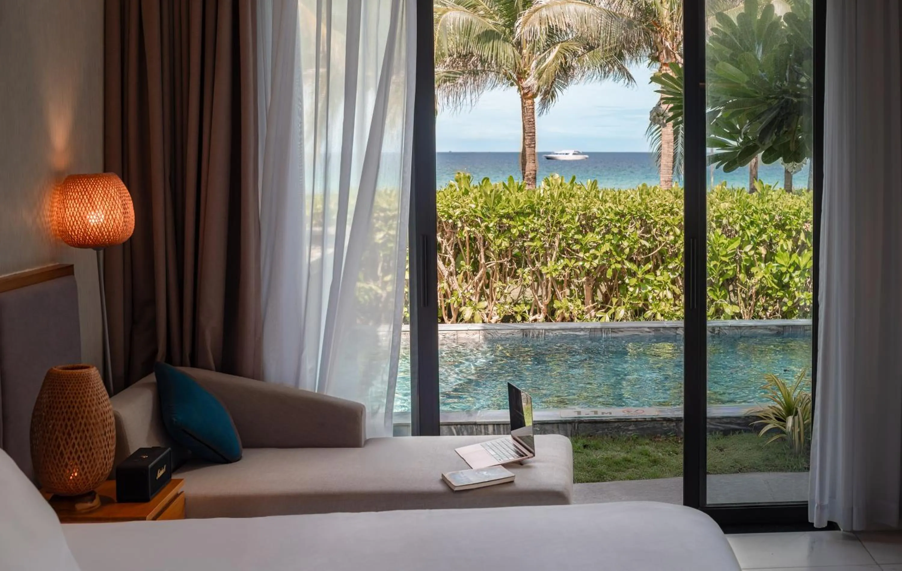 Swimming pool, Bed in Hese Pool Villas & Resort Cam Ranh