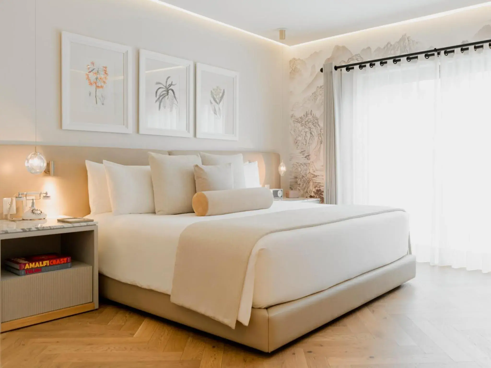 Deluxe Suite in Hotel Maria Camille Deluxe Suite in Hotel Maria Camille