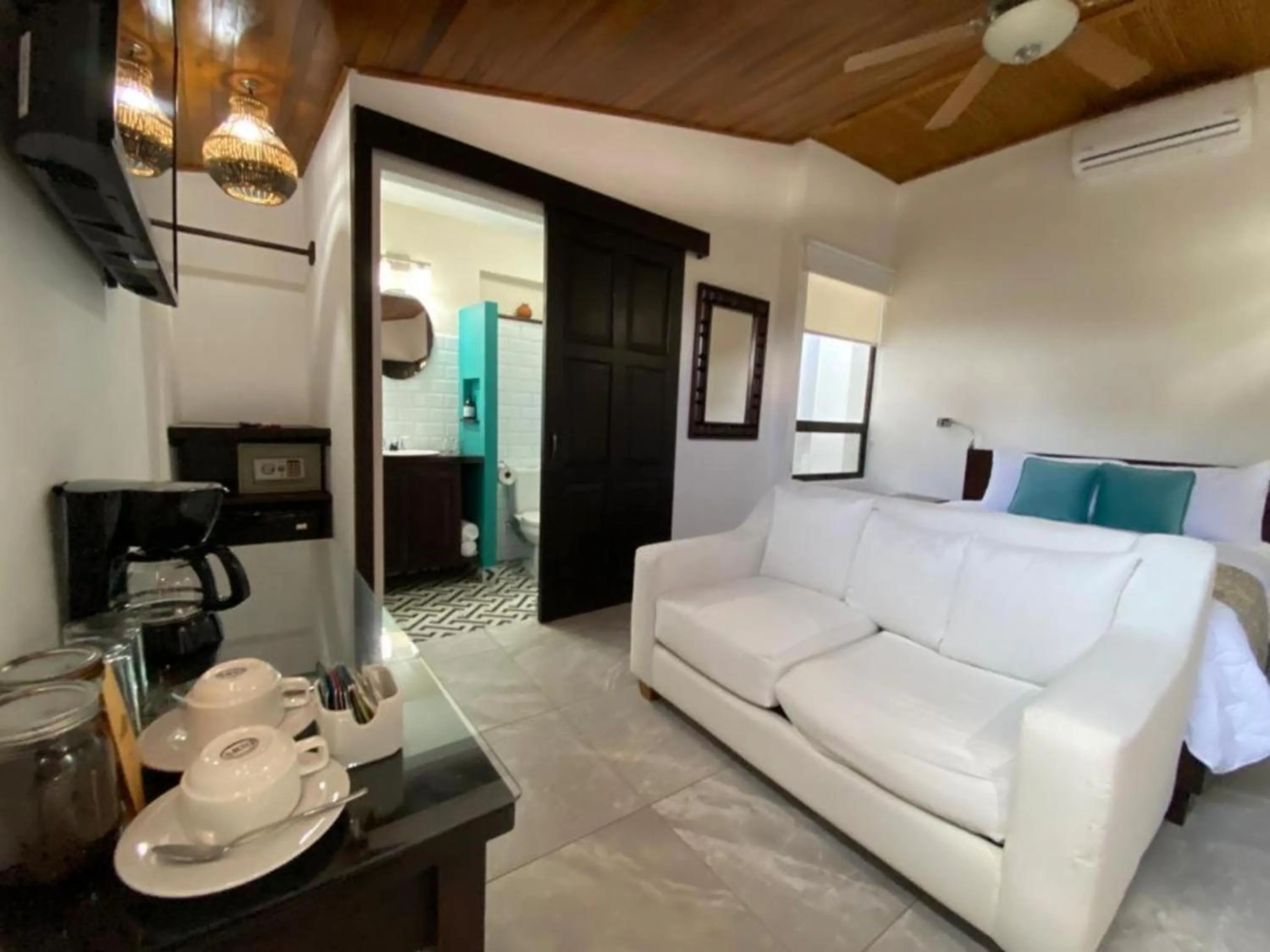 Bed in La Fortuna Lodge by Treebu Hotels