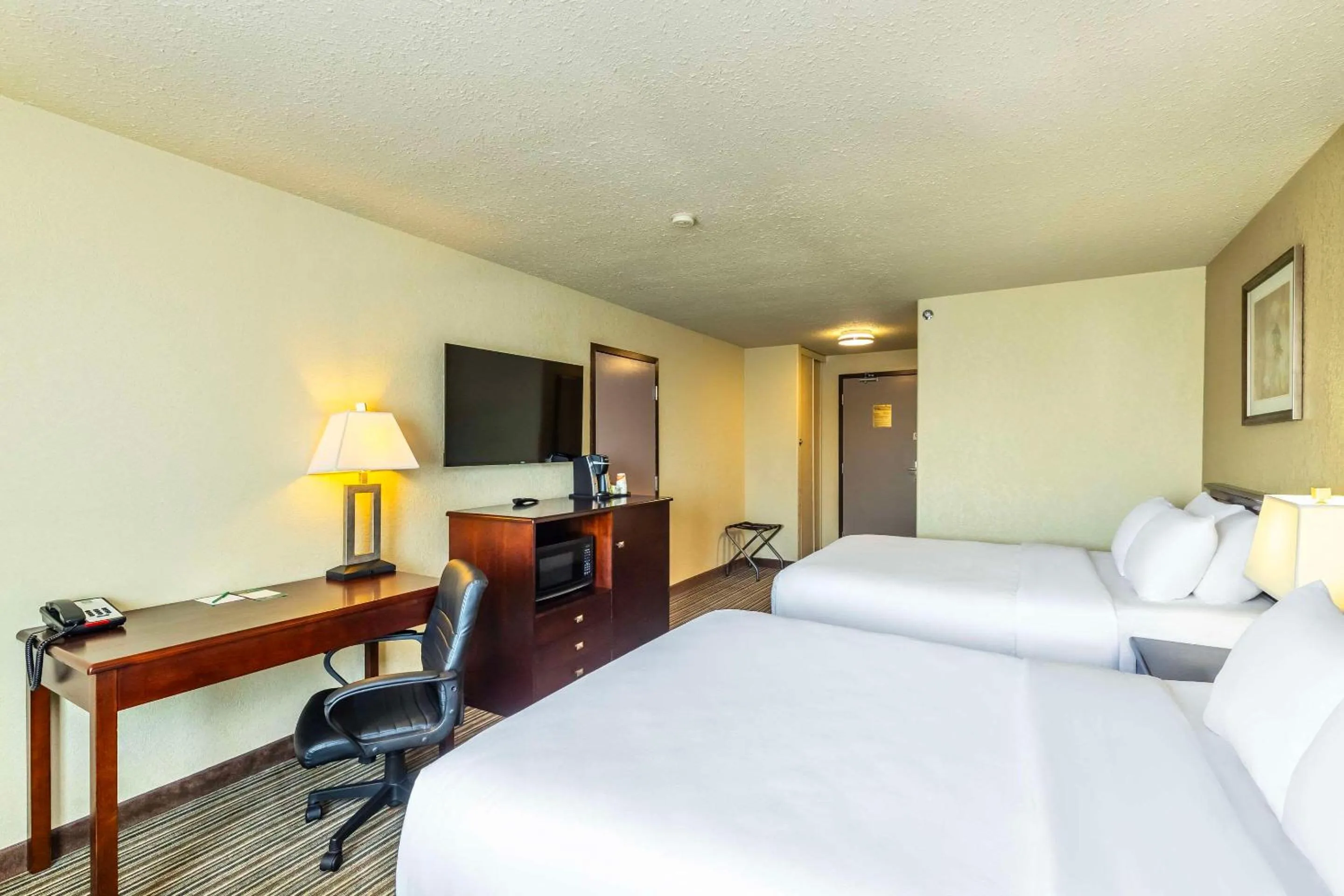 Bedroom, Bed in Quality Inn & Suites Yorkton