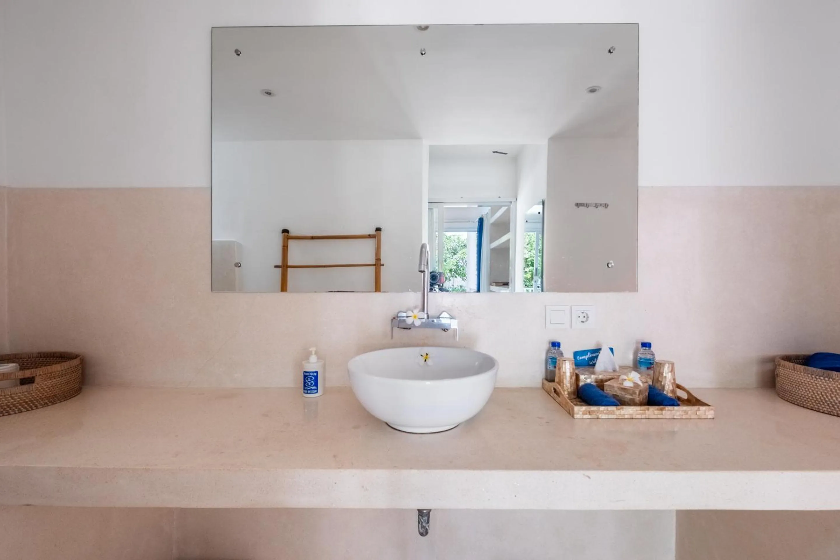 Bathroom in Seri Resort Gili Meno - Adults Only
