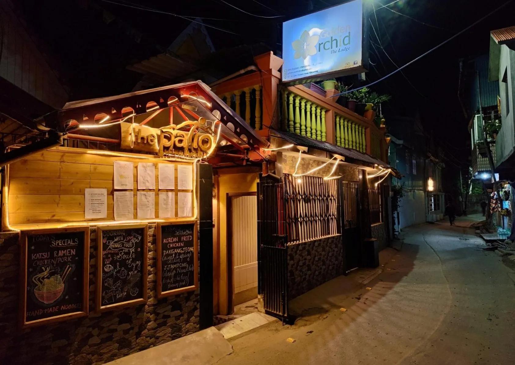Facade/entrance in Hotel Golden Orchid