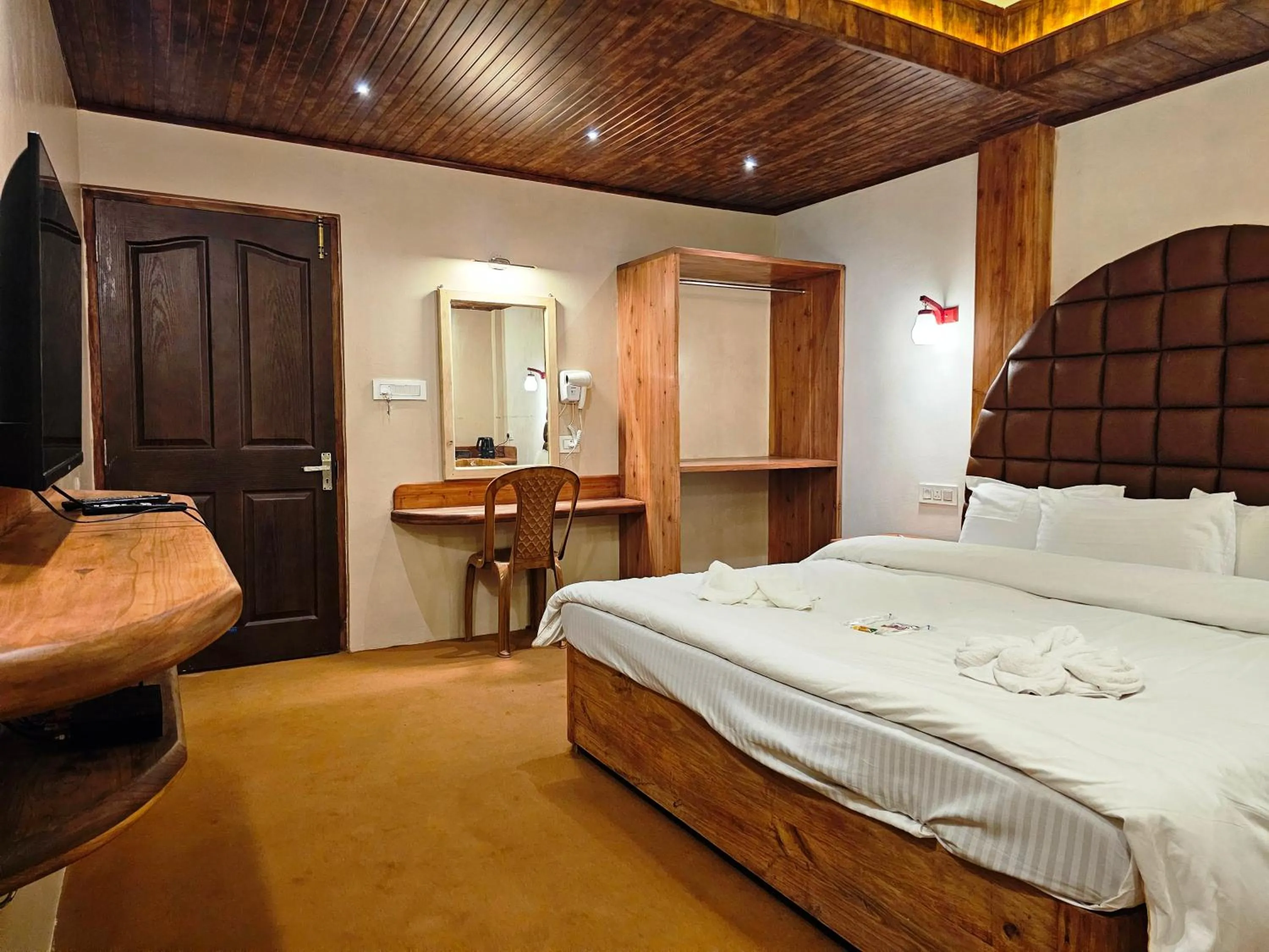 Photo of the whole room in Hotel Golden Orchid