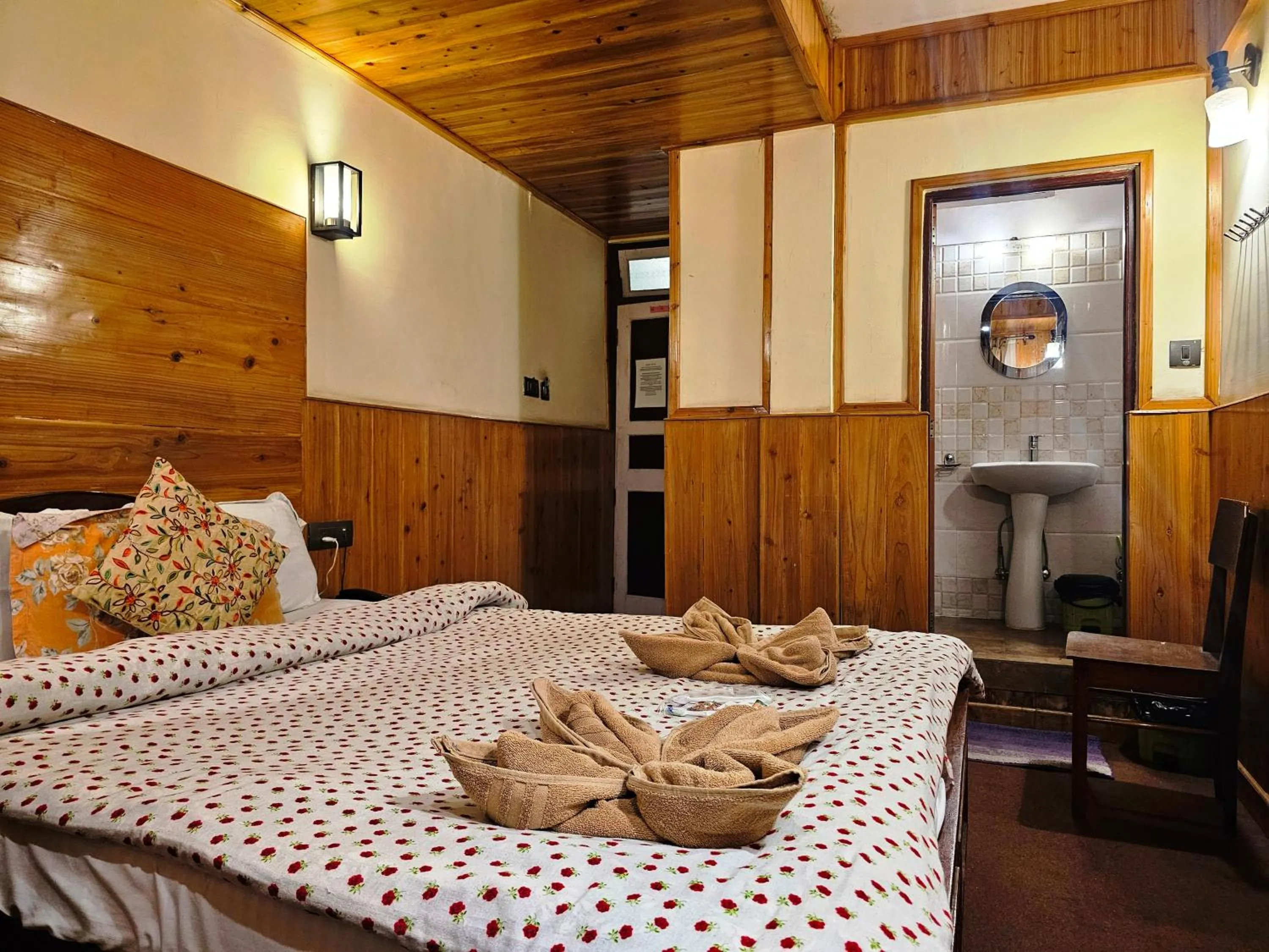 Bed in Hotel Golden Orchid