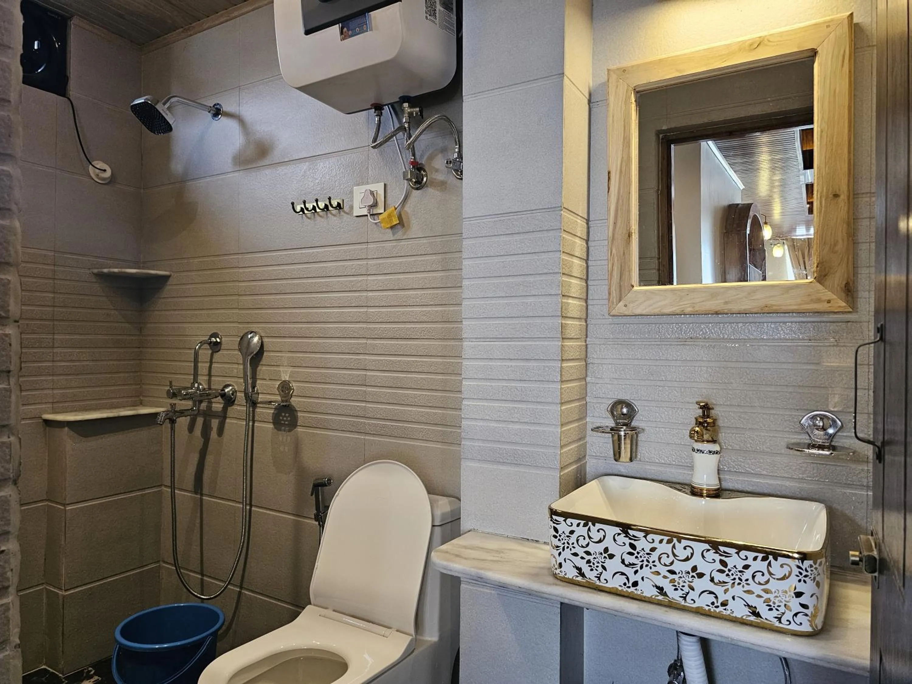 Bathroom in Hotel Golden Orchid