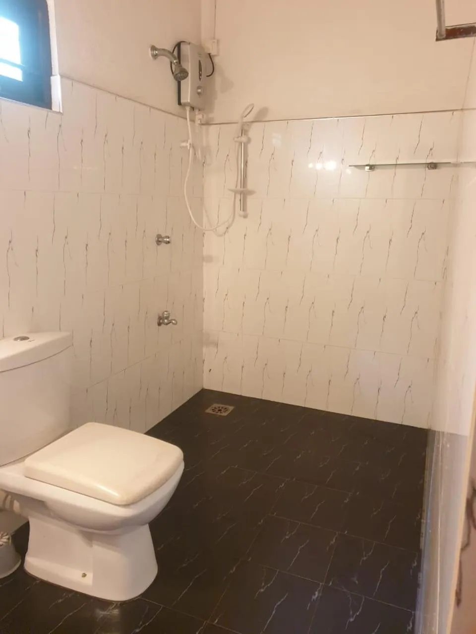 Bathroom in Beach Lagoon Guesthouse