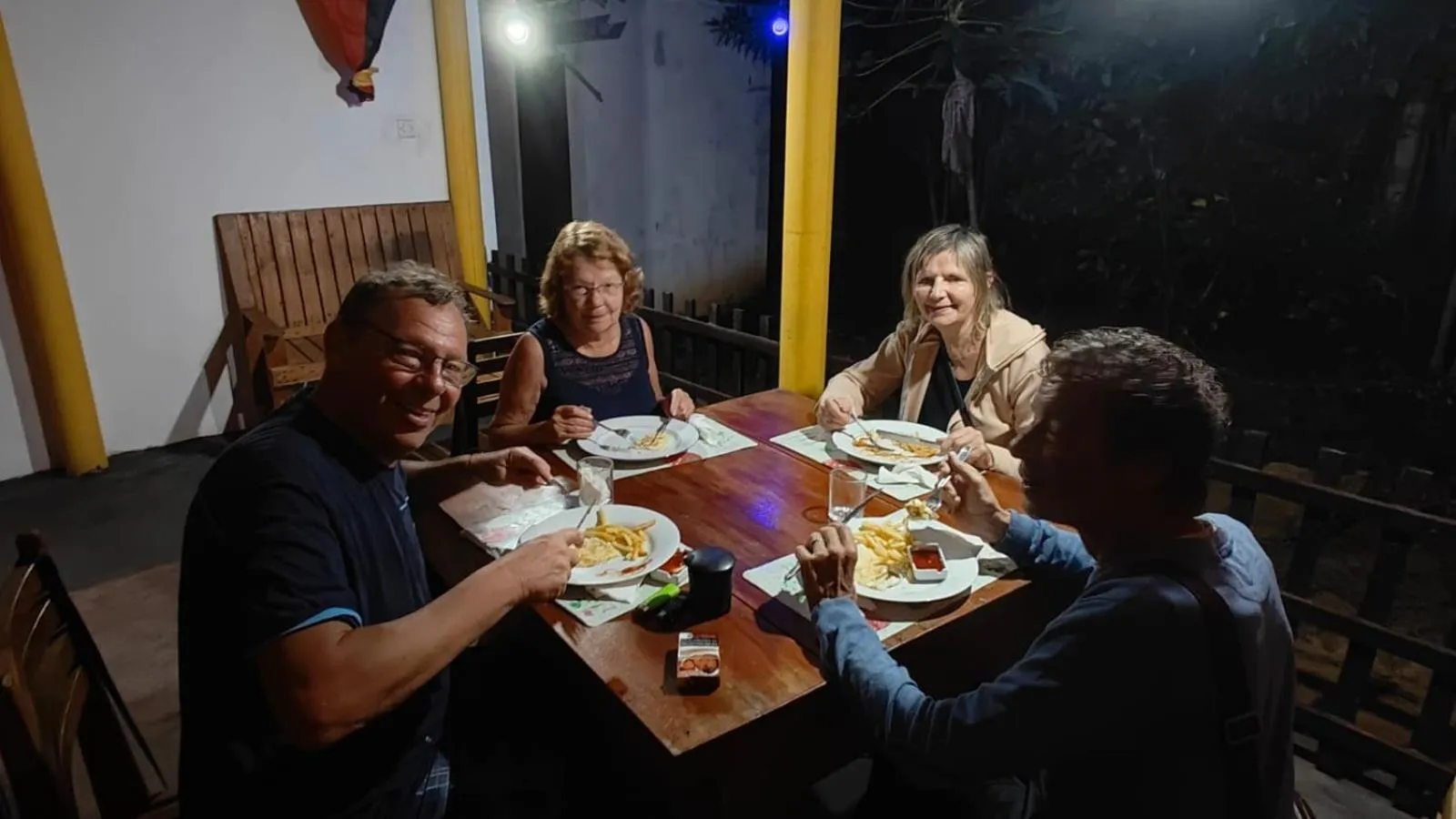 Restaurant/places to eat in Beach Lagoon Guesthouse