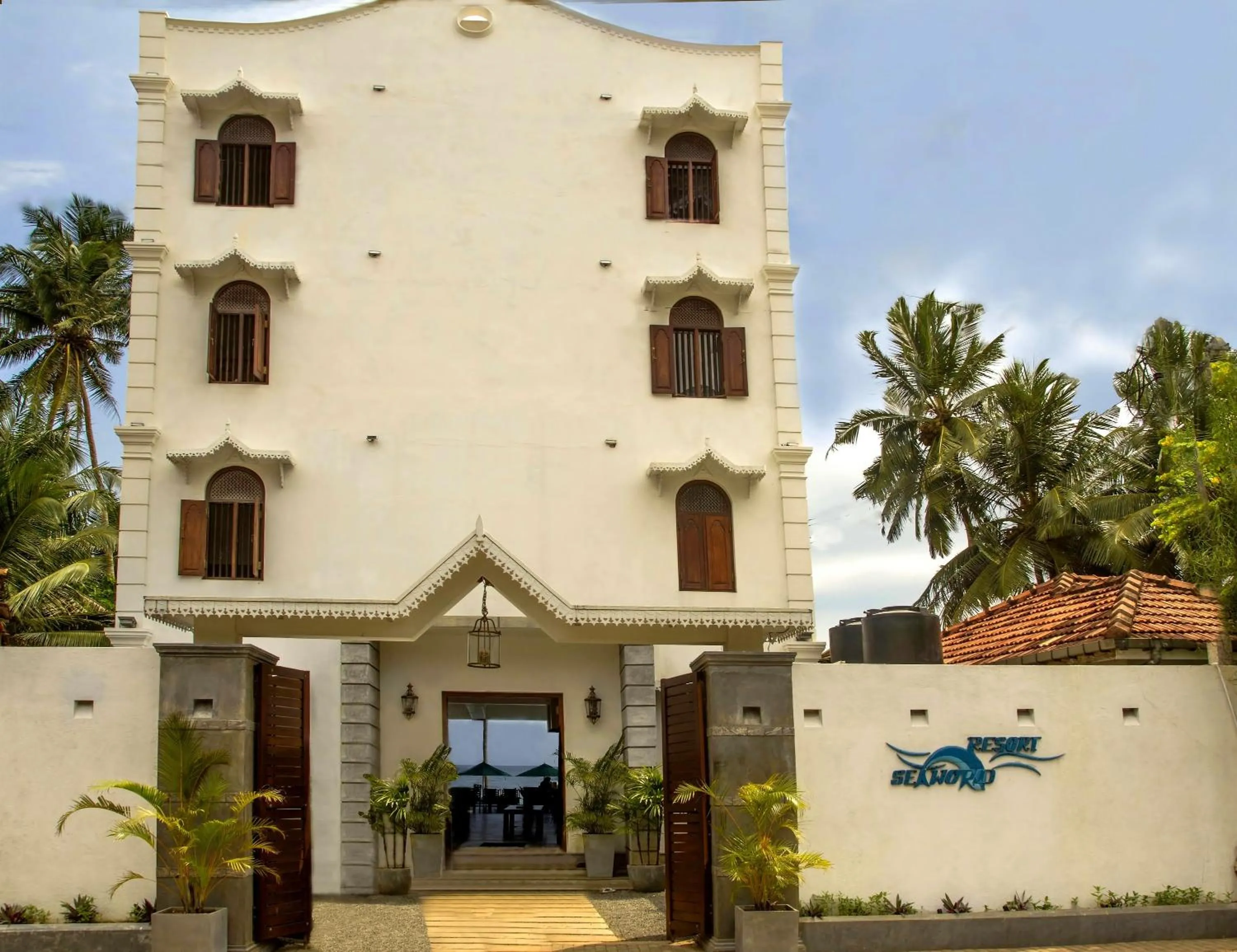 Property building in Sea World Boutique Hotel