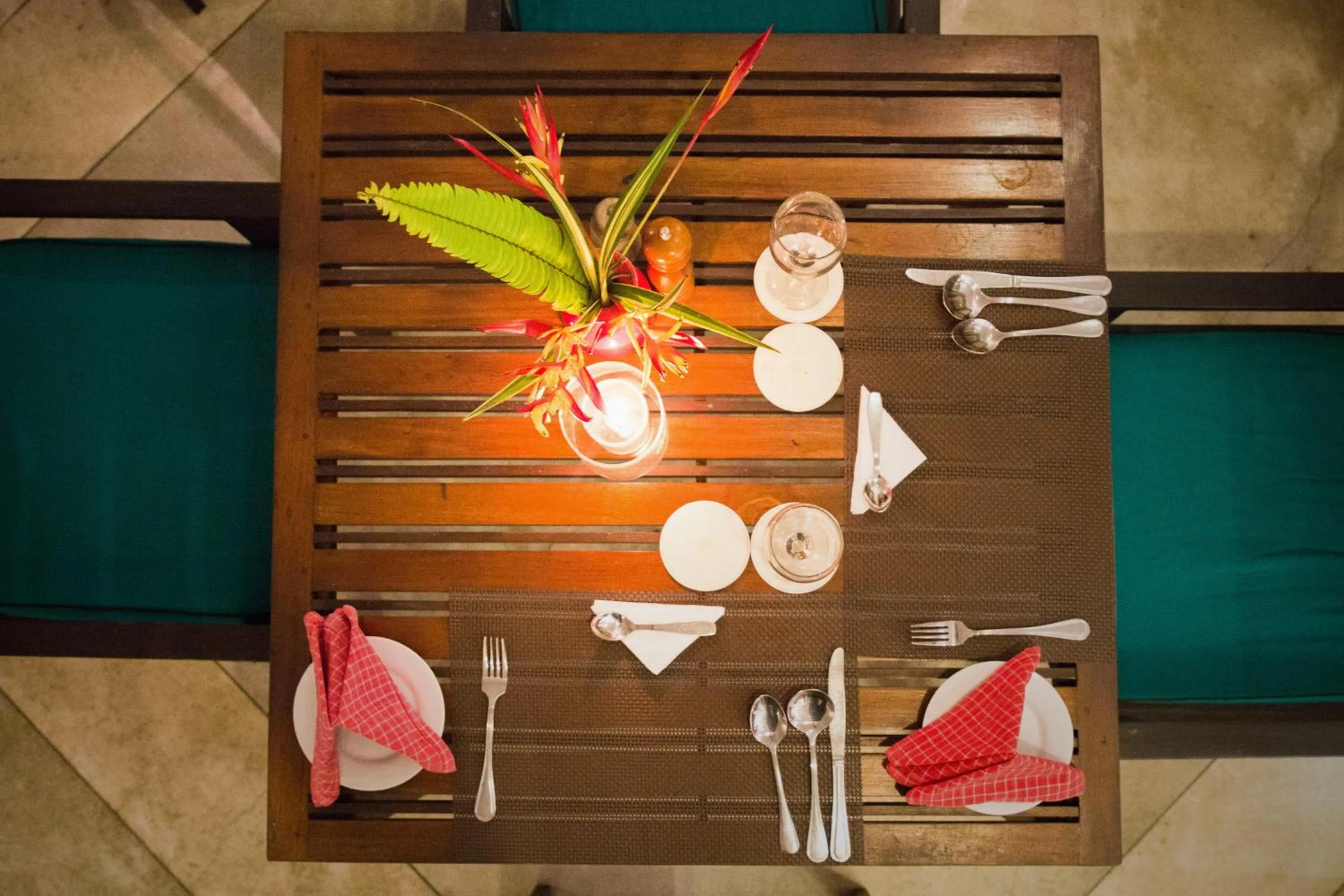 Restaurant/places to eat in Sea World Boutique Hotel