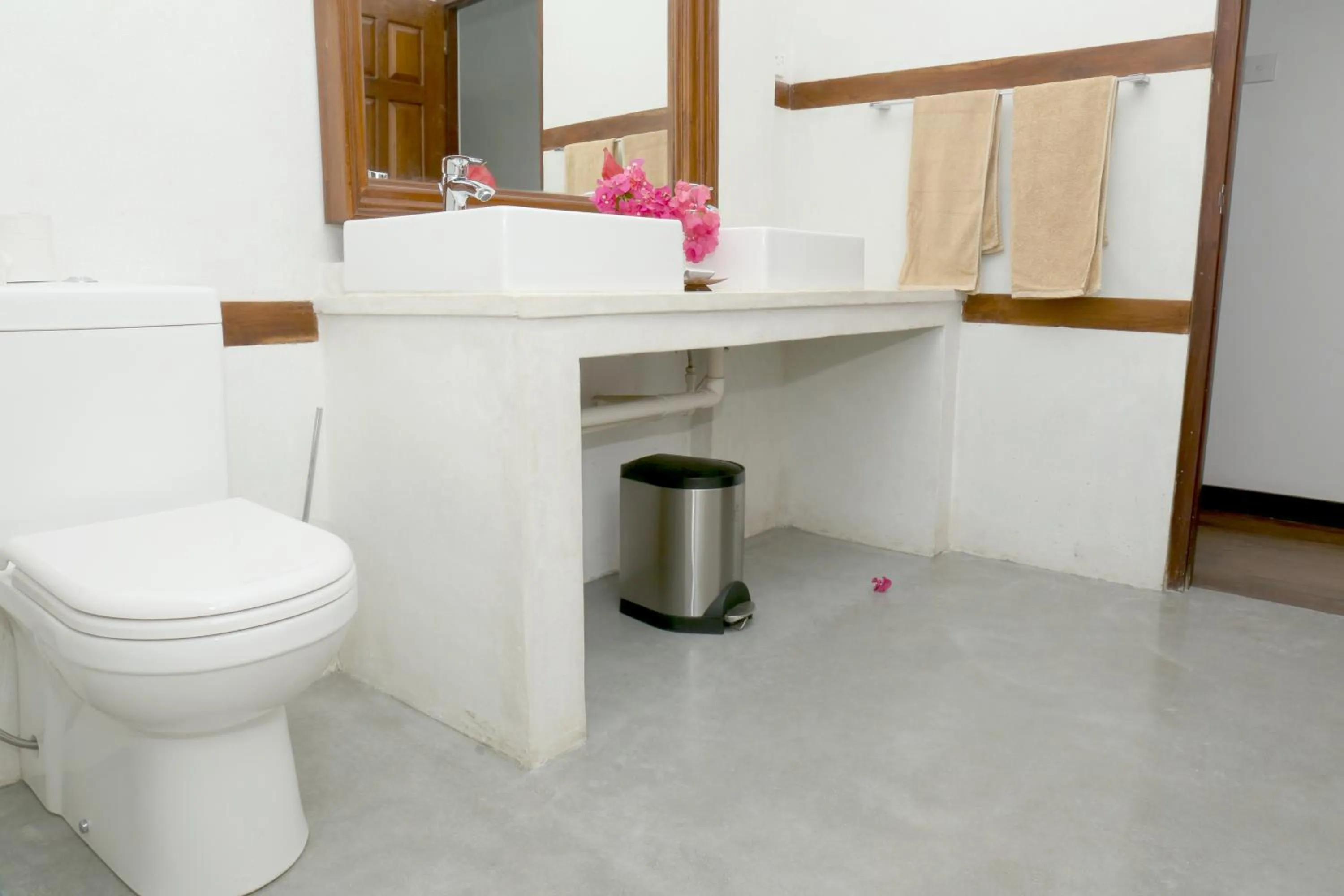 Spring in Sea World Boutique Hotel