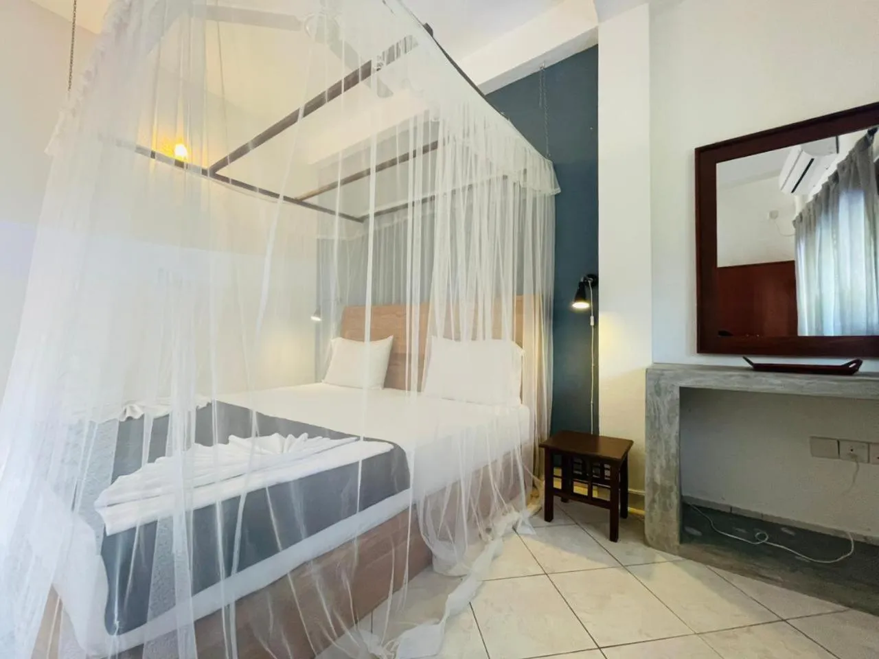 Bathroom, Bed in Unawatuna Nor Lanka Hotel
