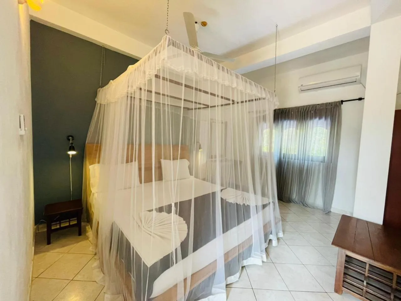 Bed in Unawatuna Nor Lanka Hotel