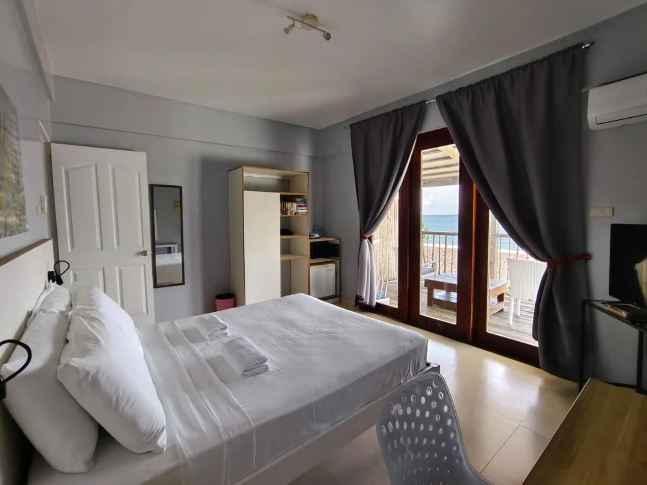 Deluxe Sea View in Reef Beach Resort