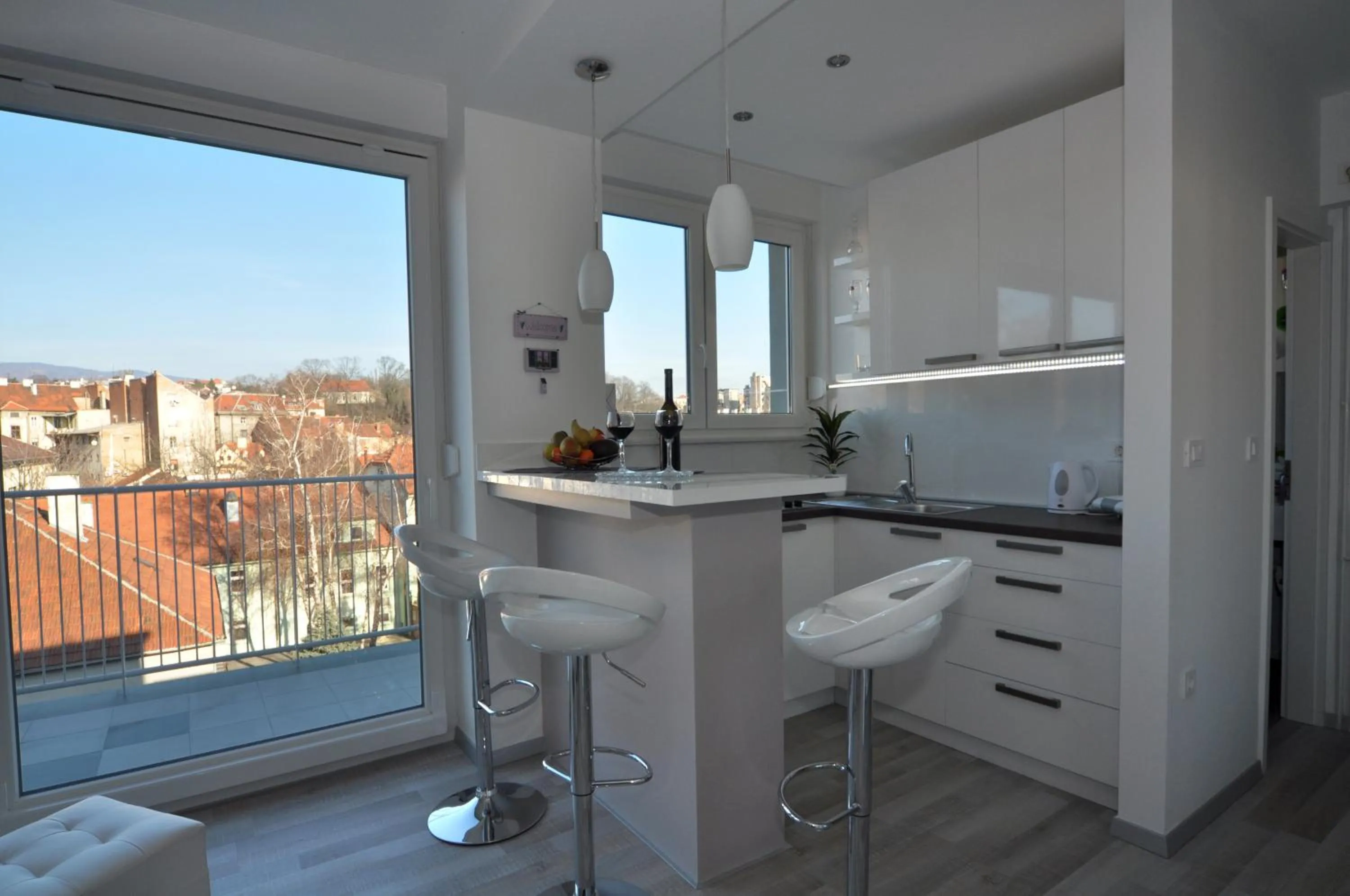 Kitchen or kitchenette in Bellevue Apartment