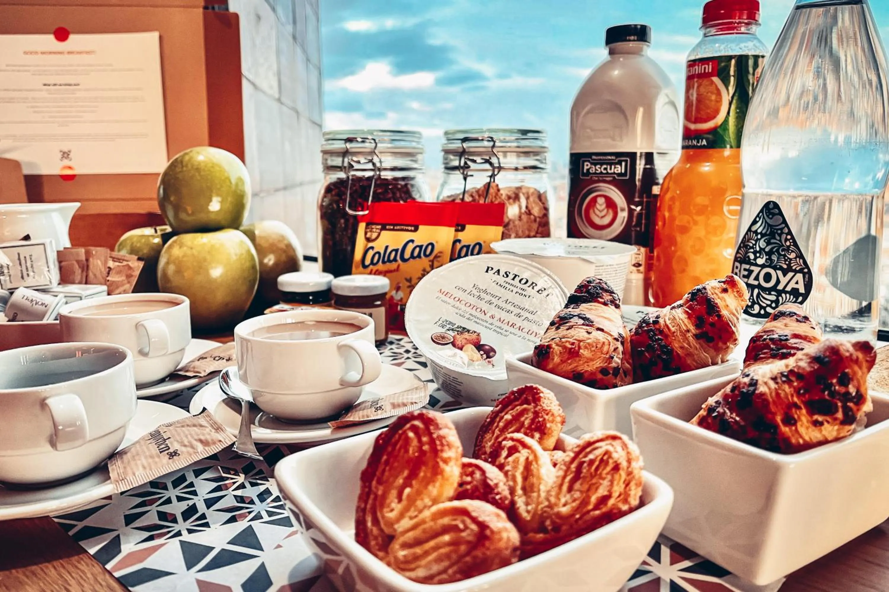 Breakfast in Enjoybcn Miro Apartments