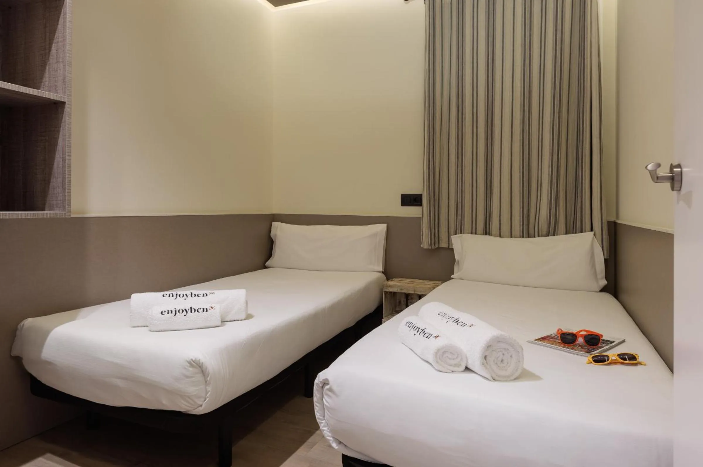 Bed in Enjoybcn Miro Apartments