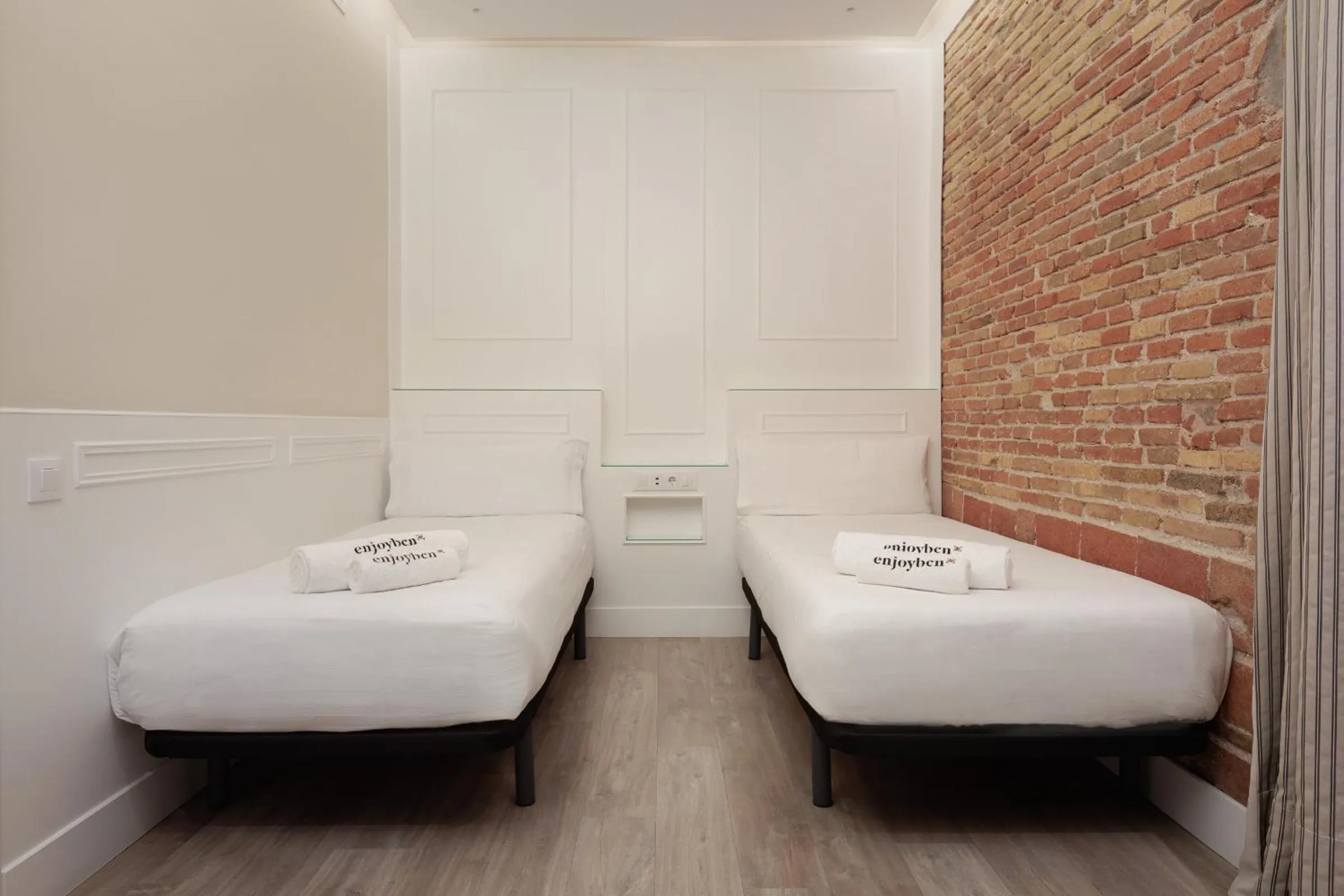 Bed in Enjoybcn Miro Apartments