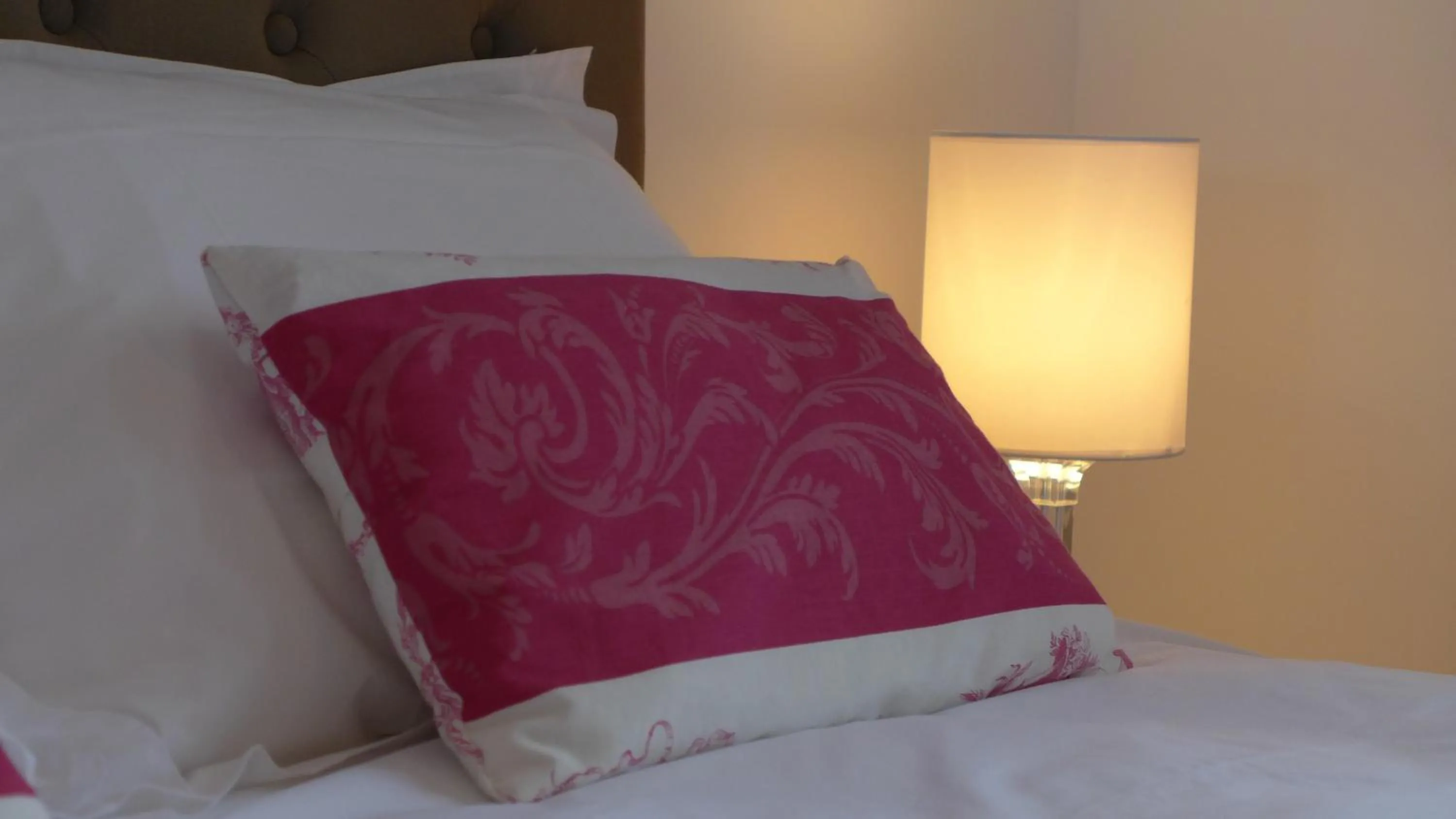 Decorative detail, Bed in Les Versaillaises