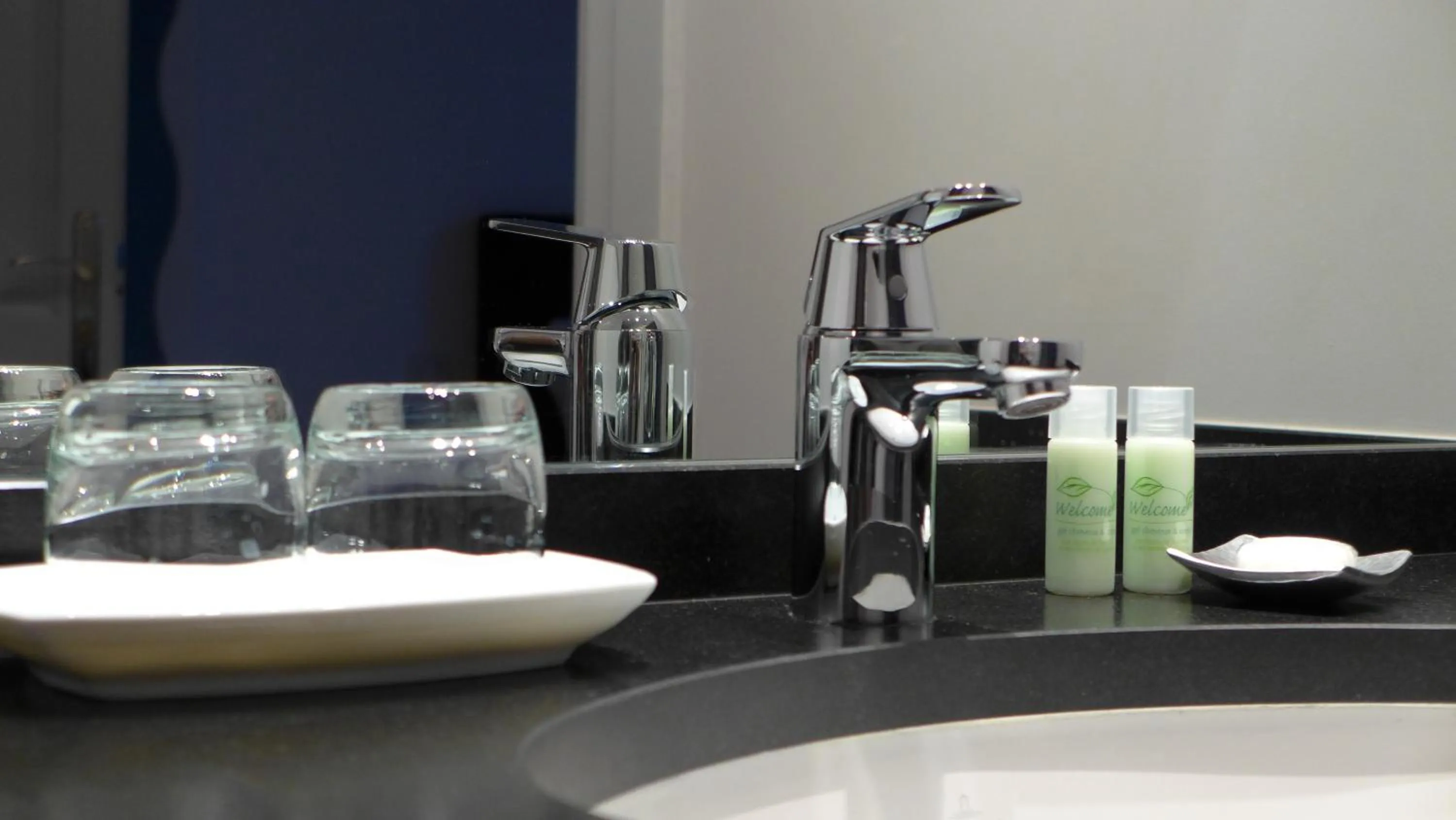Bathroom in Les Versaillaises