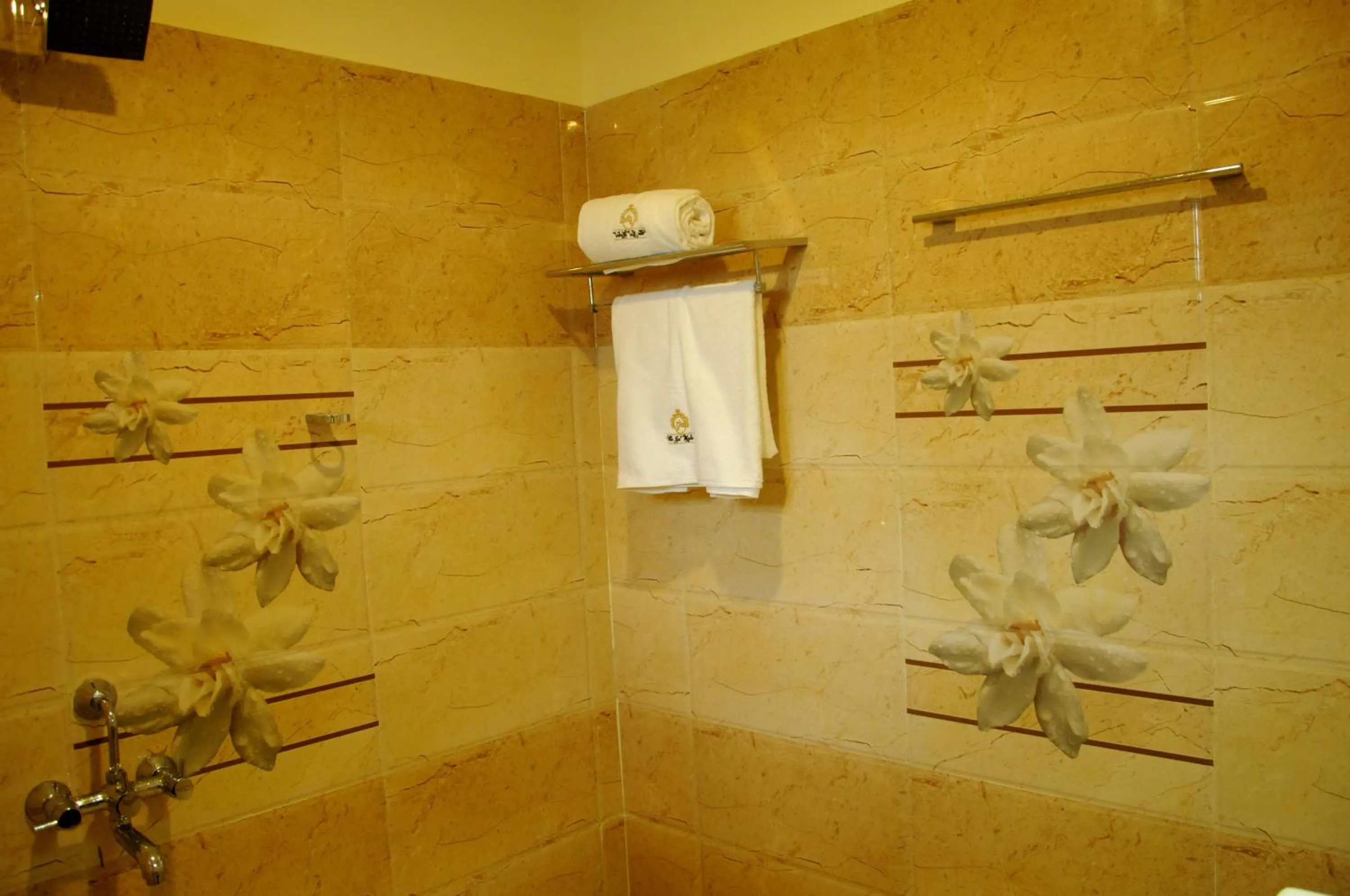 Bathroom in Jal Mahal Resort and Spa