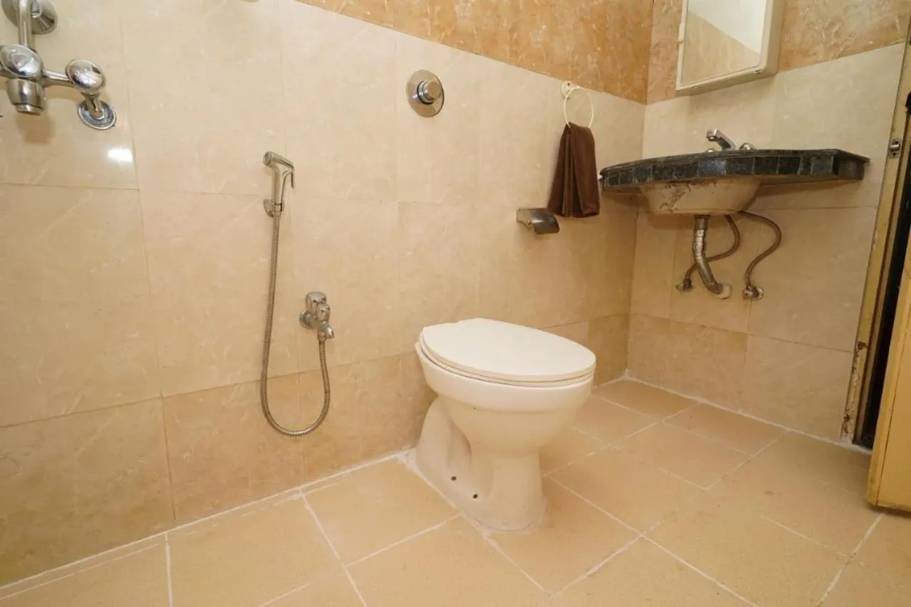Bathroom in Four Seasons Guesthouse