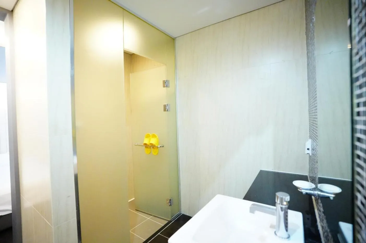 Bathroom in Shinchon Y Hotel