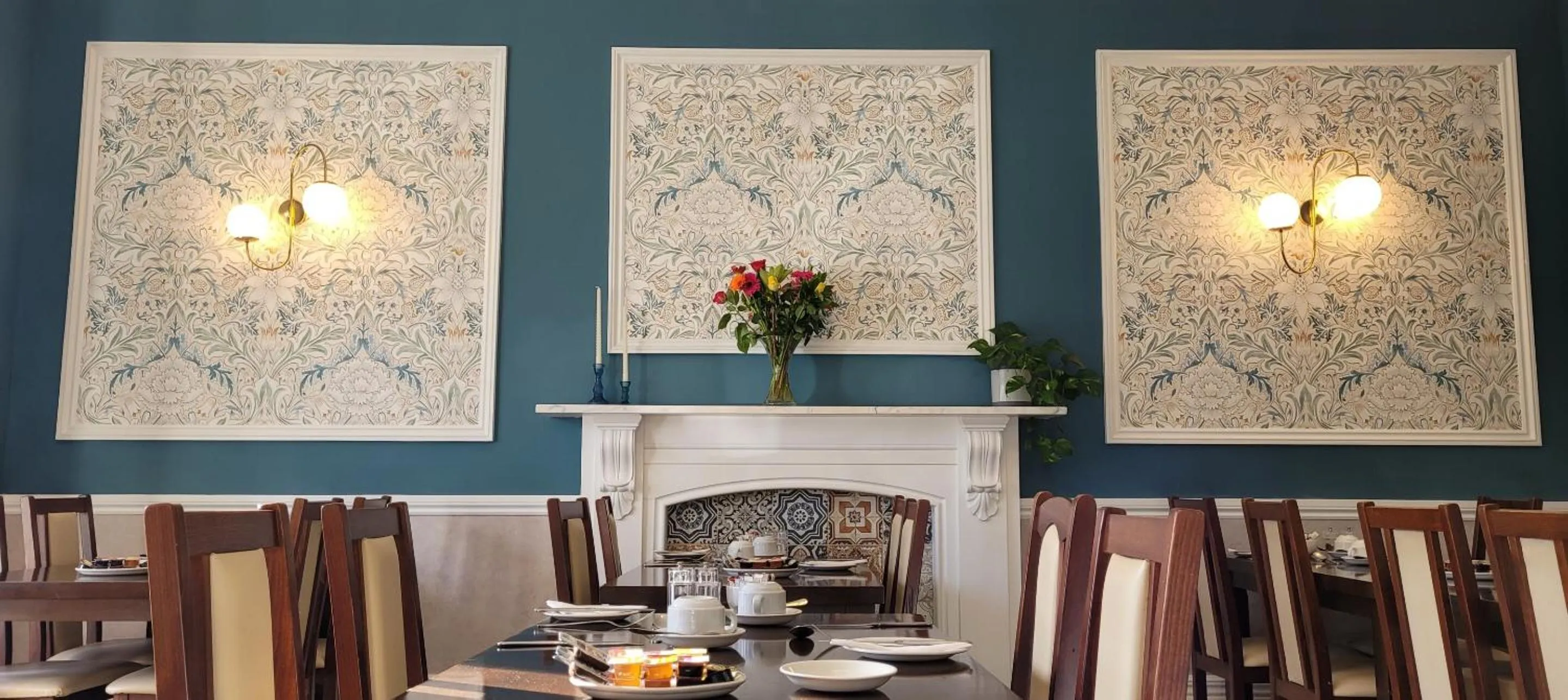 Breakfast in Victoria Park Lodge