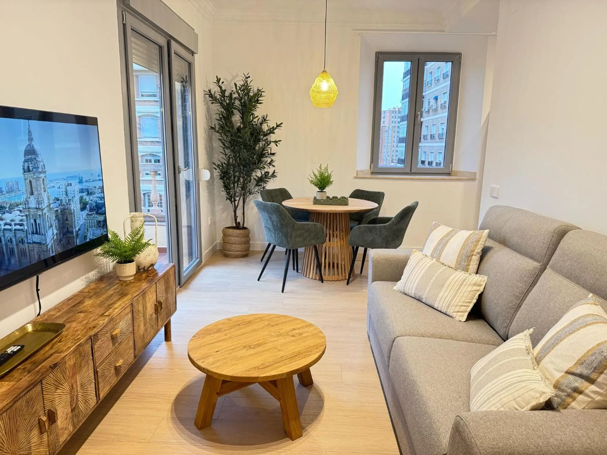 Life Apartments Alameda Colón