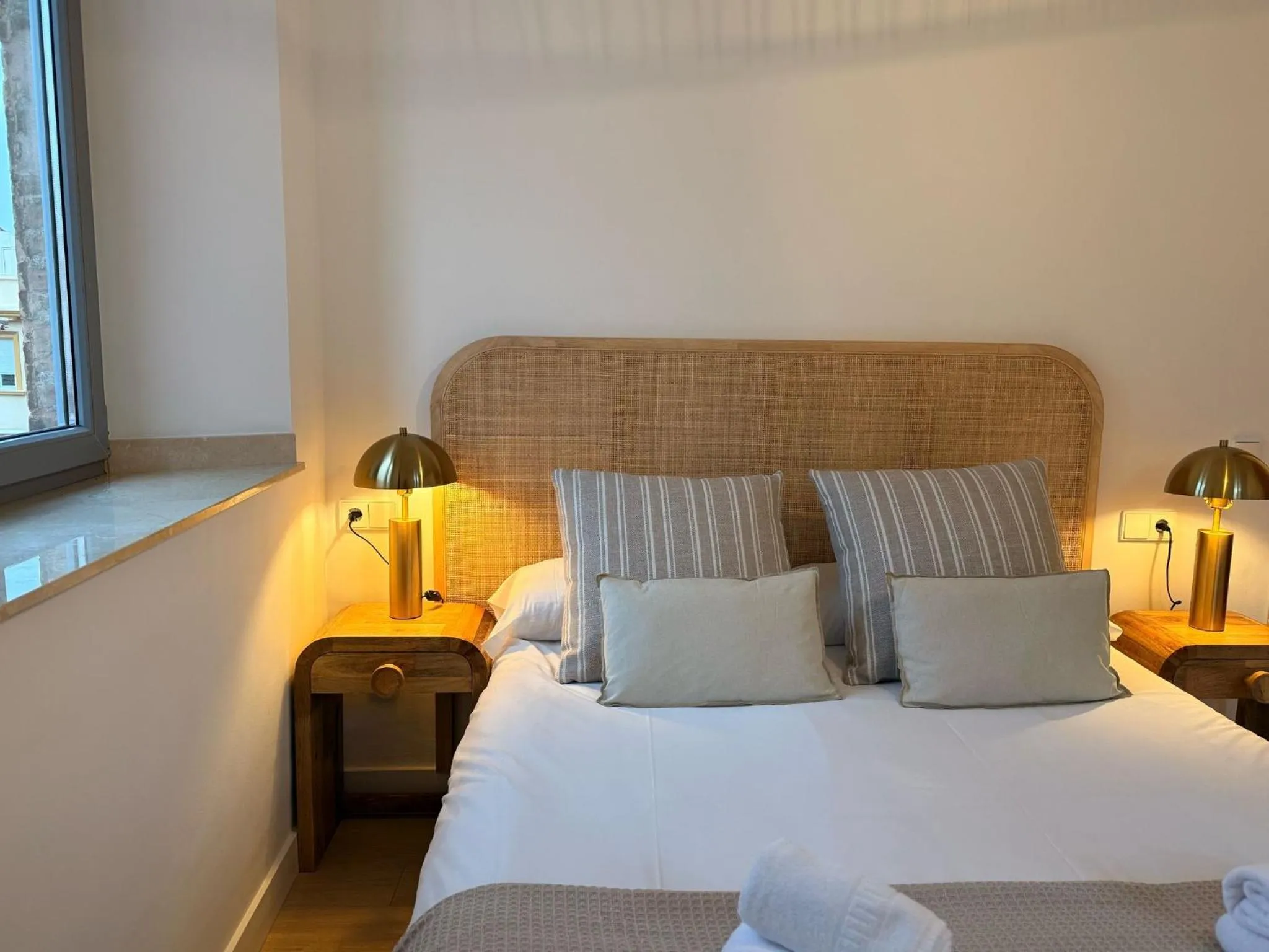 Bed in Life Apartments Alameda Colón