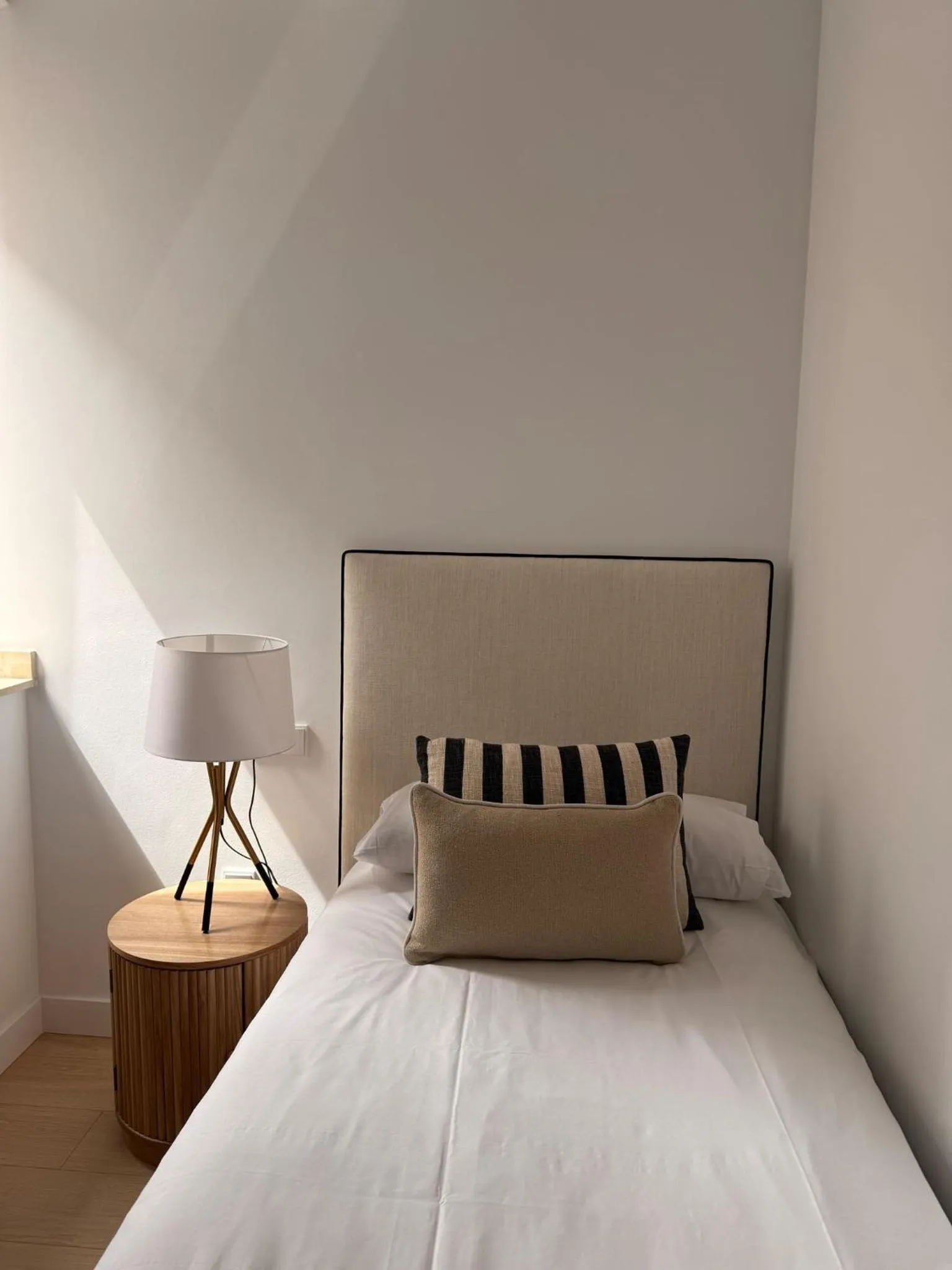 Bed in Life Apartments Alameda Colón