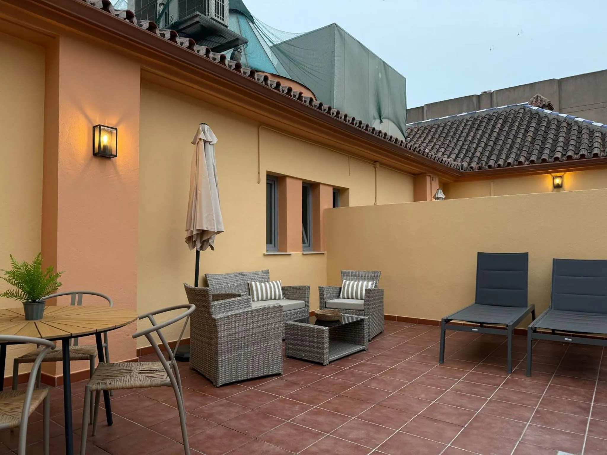 Life Apartments Alameda Colón