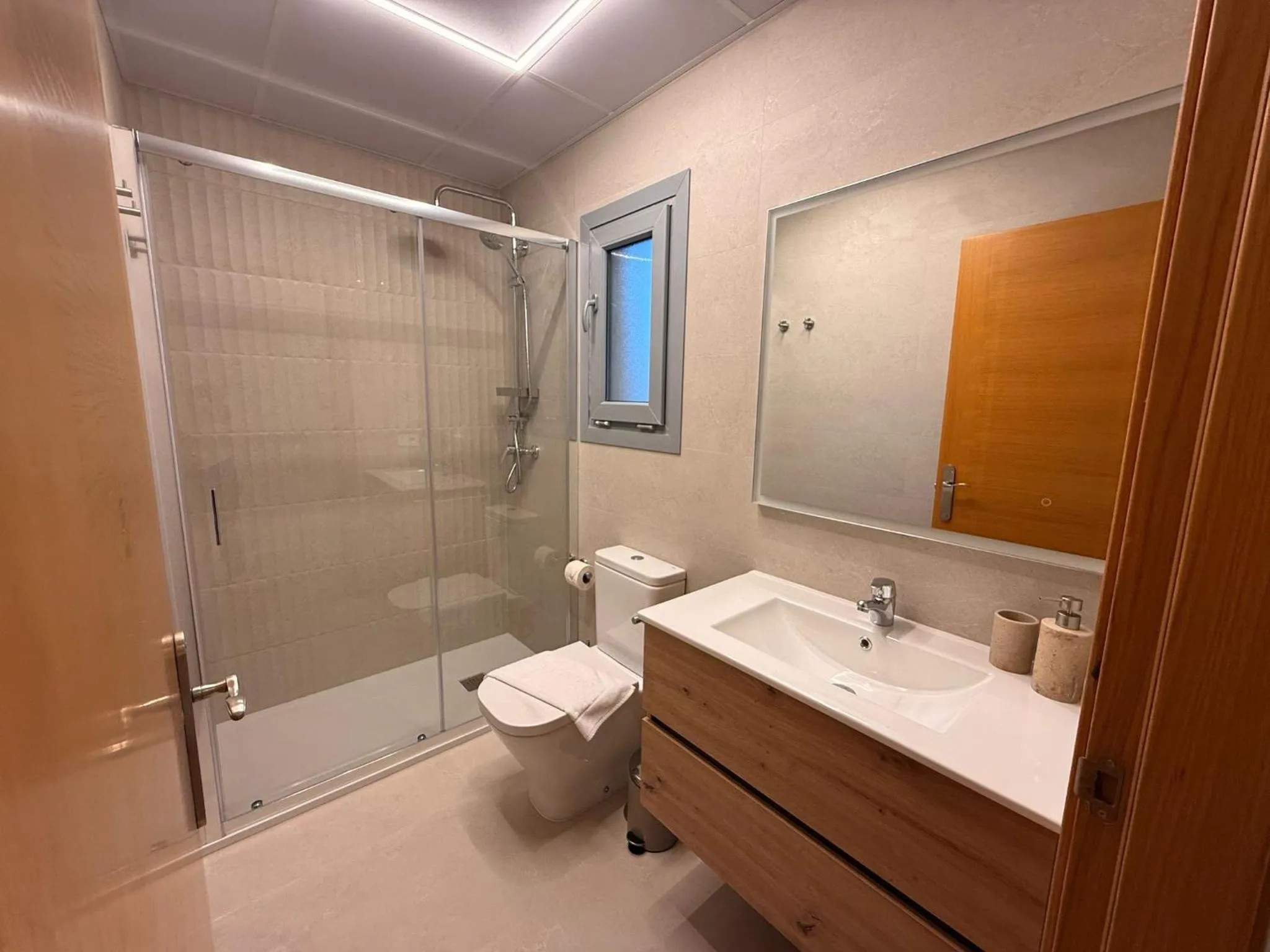 Bathroom in Life Apartments Alameda Colón