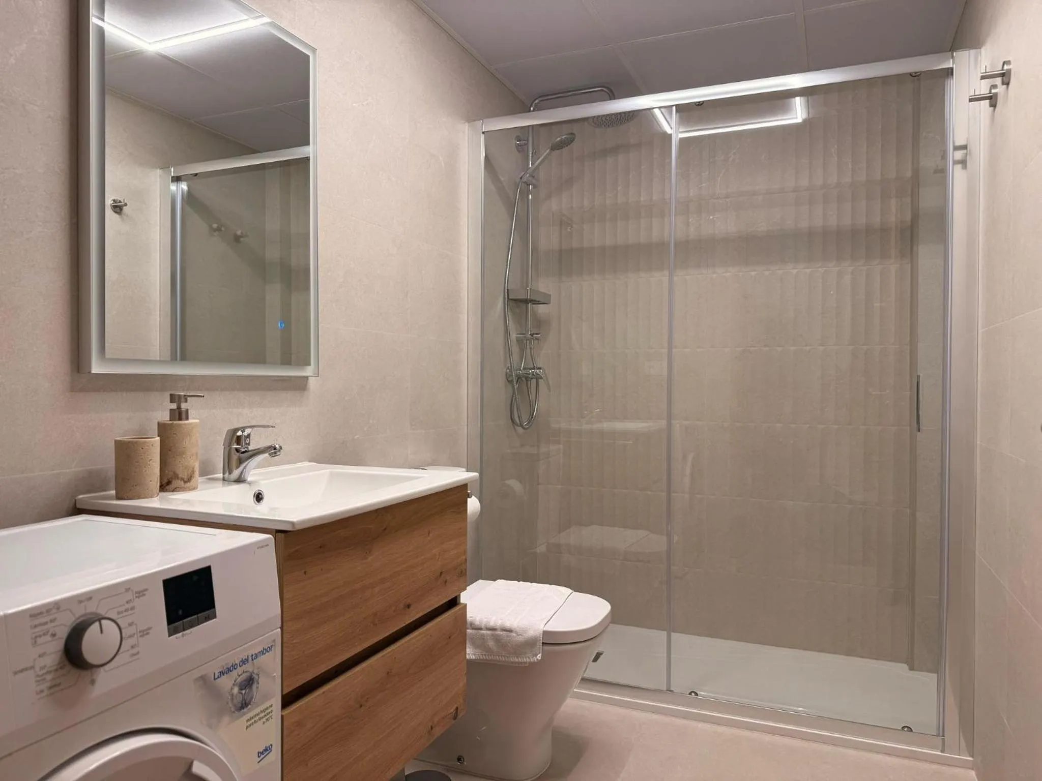 Life Apartments Alameda Colón