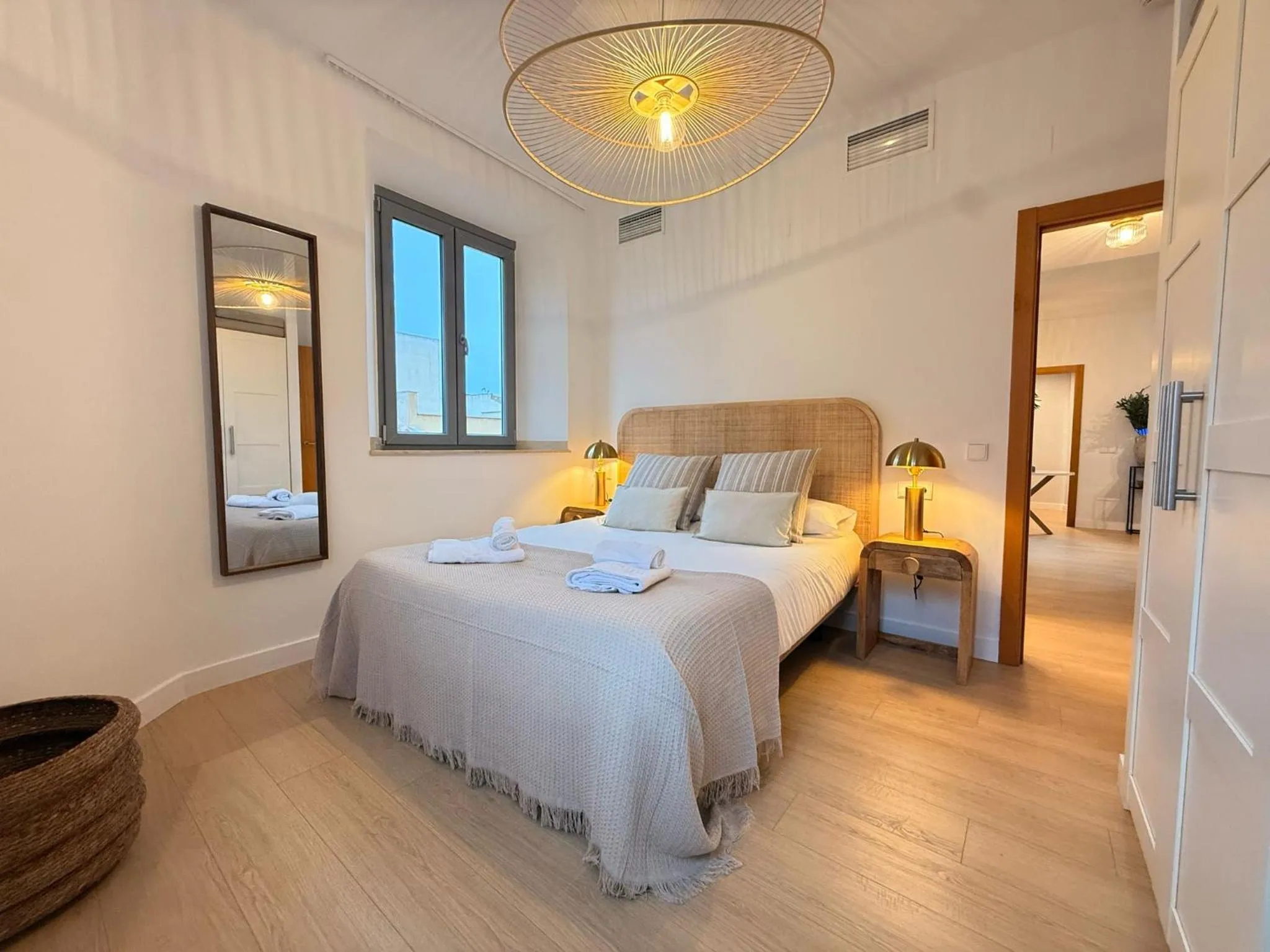 Bed in Life Apartments Alameda Colón