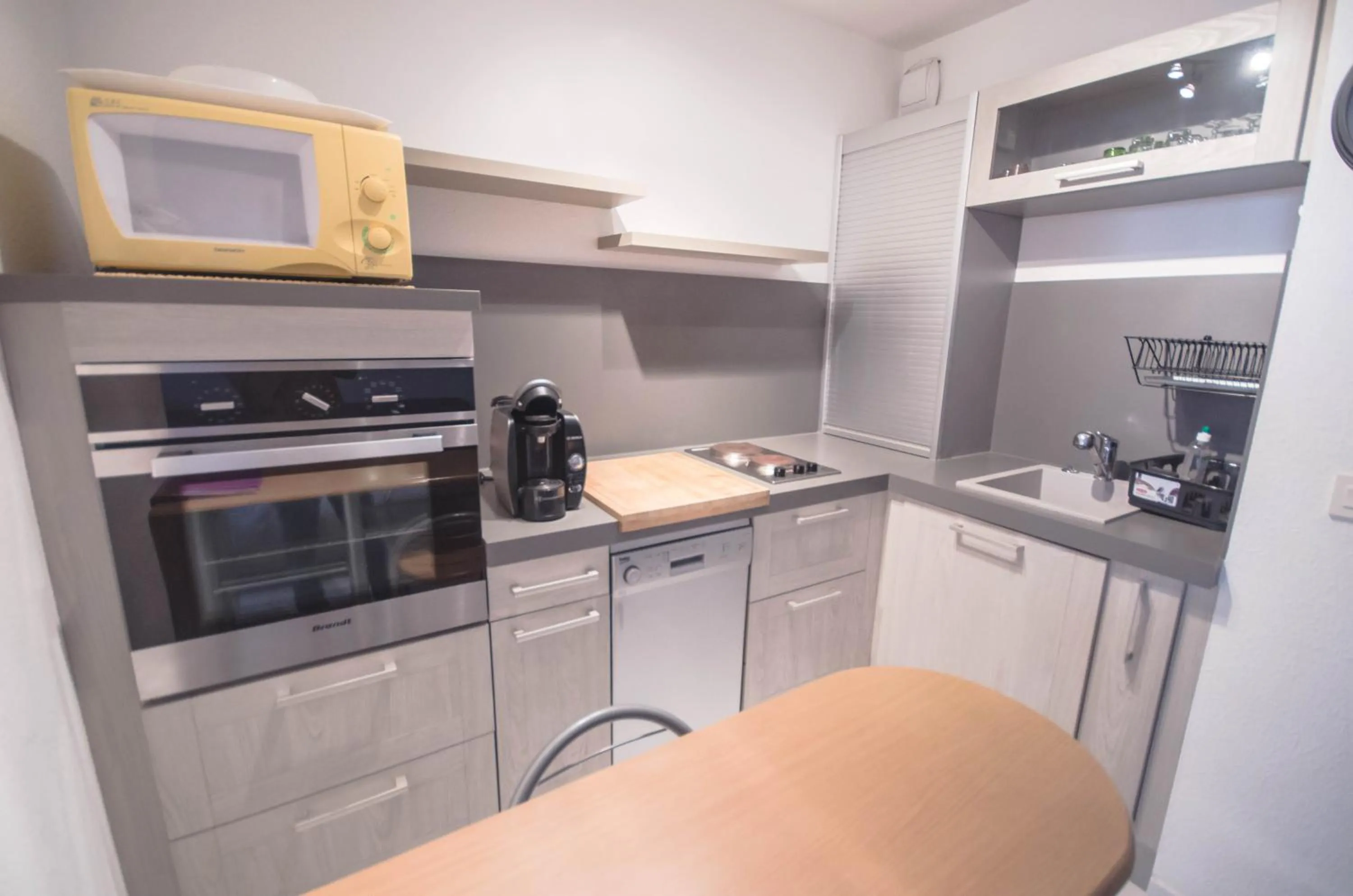 Chez Adeline - Confortable appartement avec piscine et parking