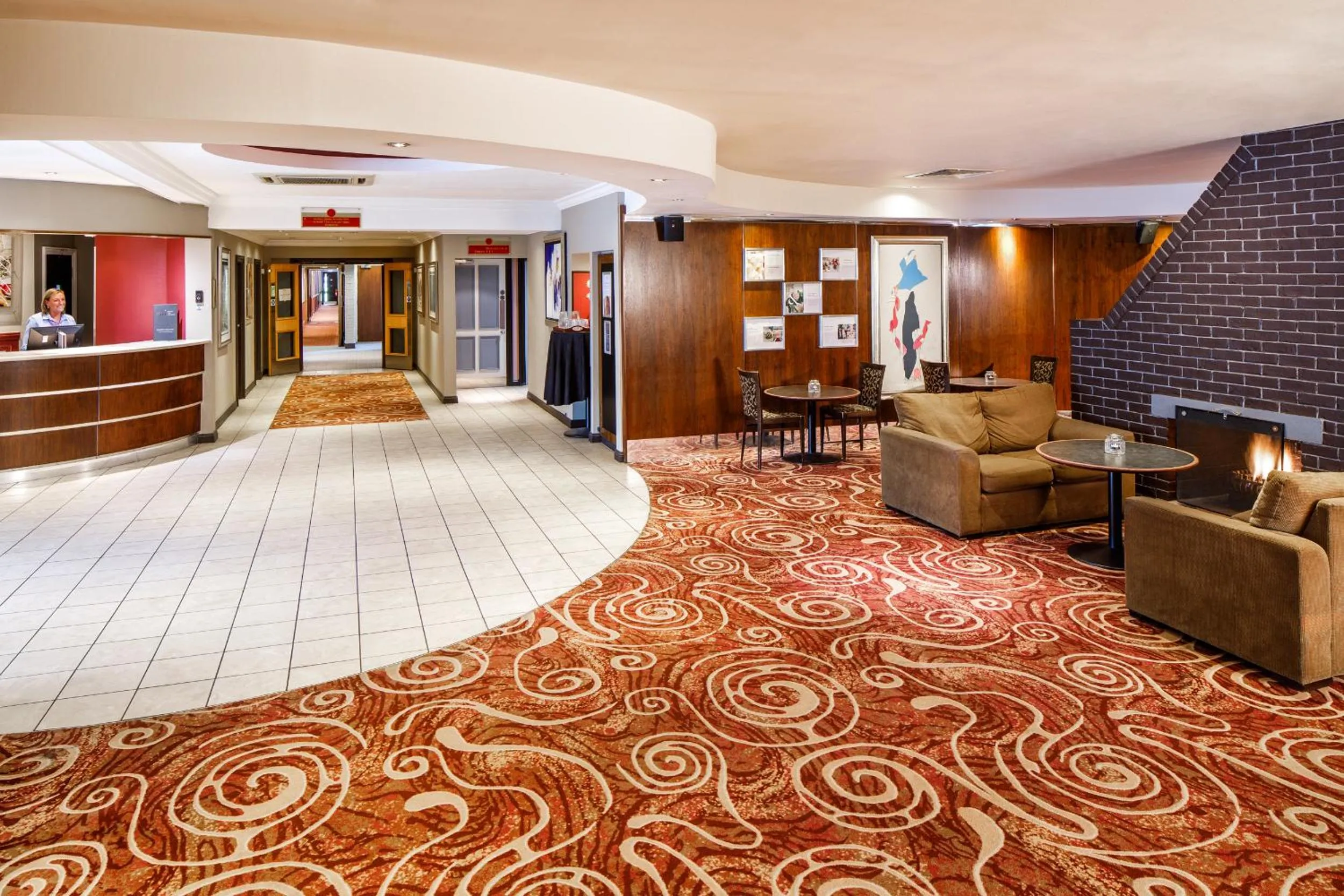Lobby or reception in Mercure Livingston Hotel