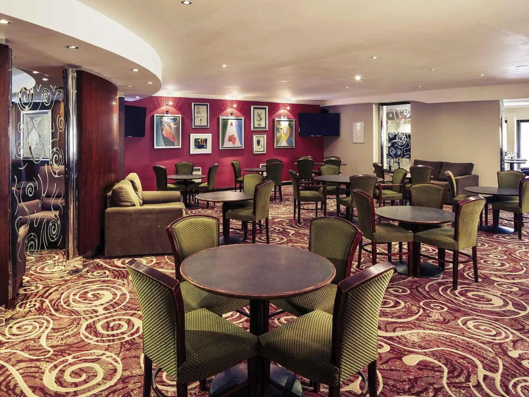 Lounge or bar in Mercure Livingston Hotel