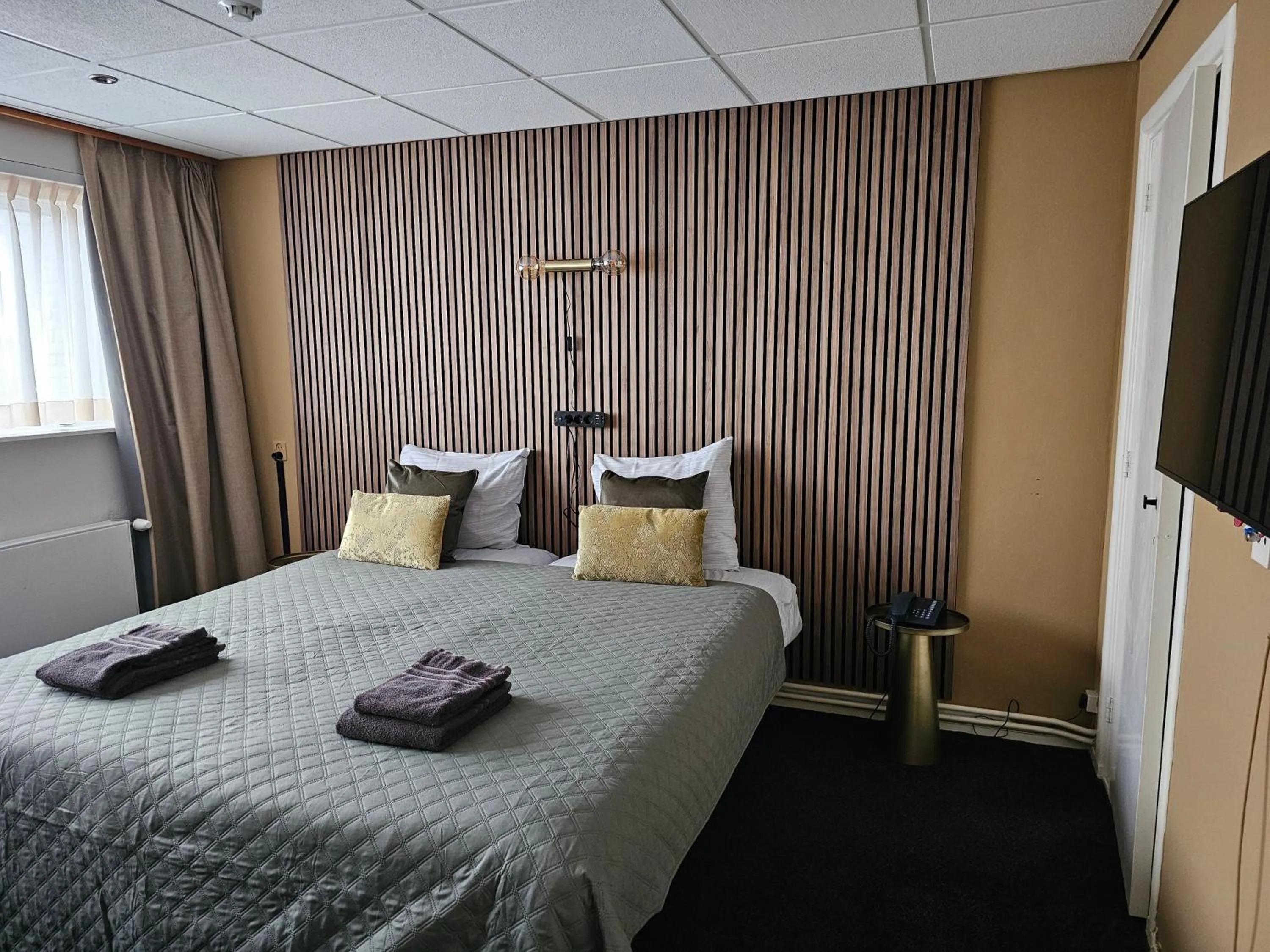 Bedroom, Bed in Hotel Restaurant Solskin