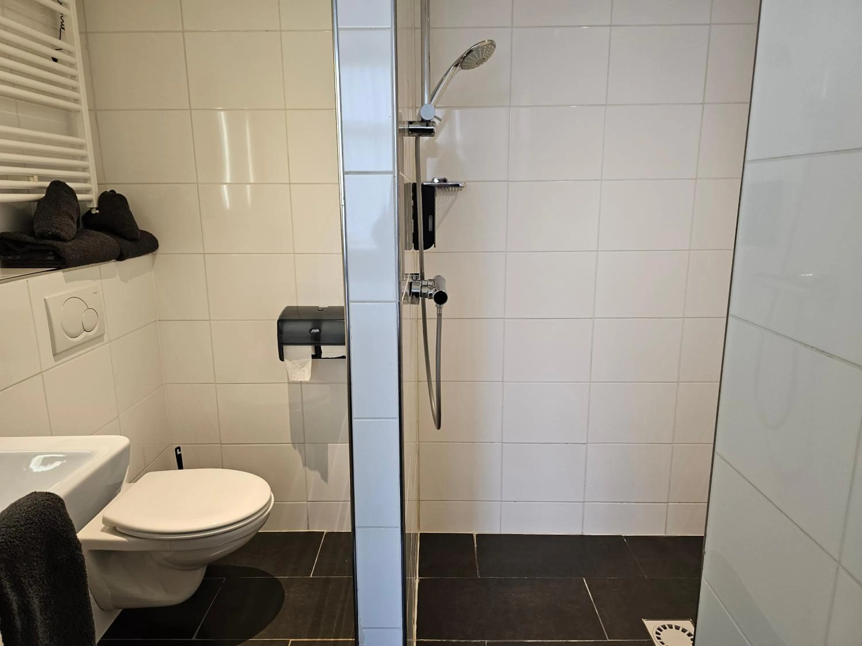 Shower in Hotel Restaurant Solskin