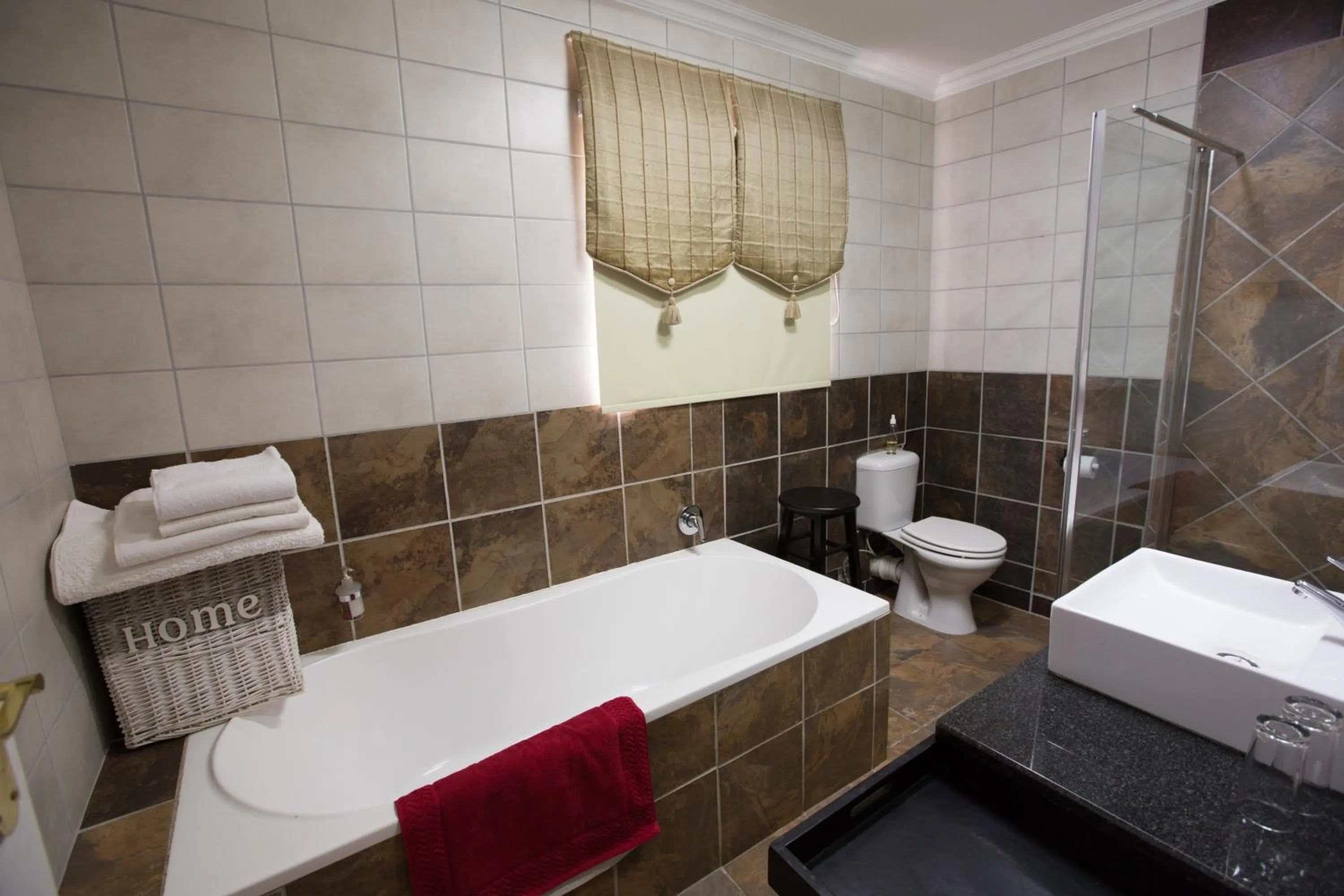 Bathroom in MacGregors Guest House