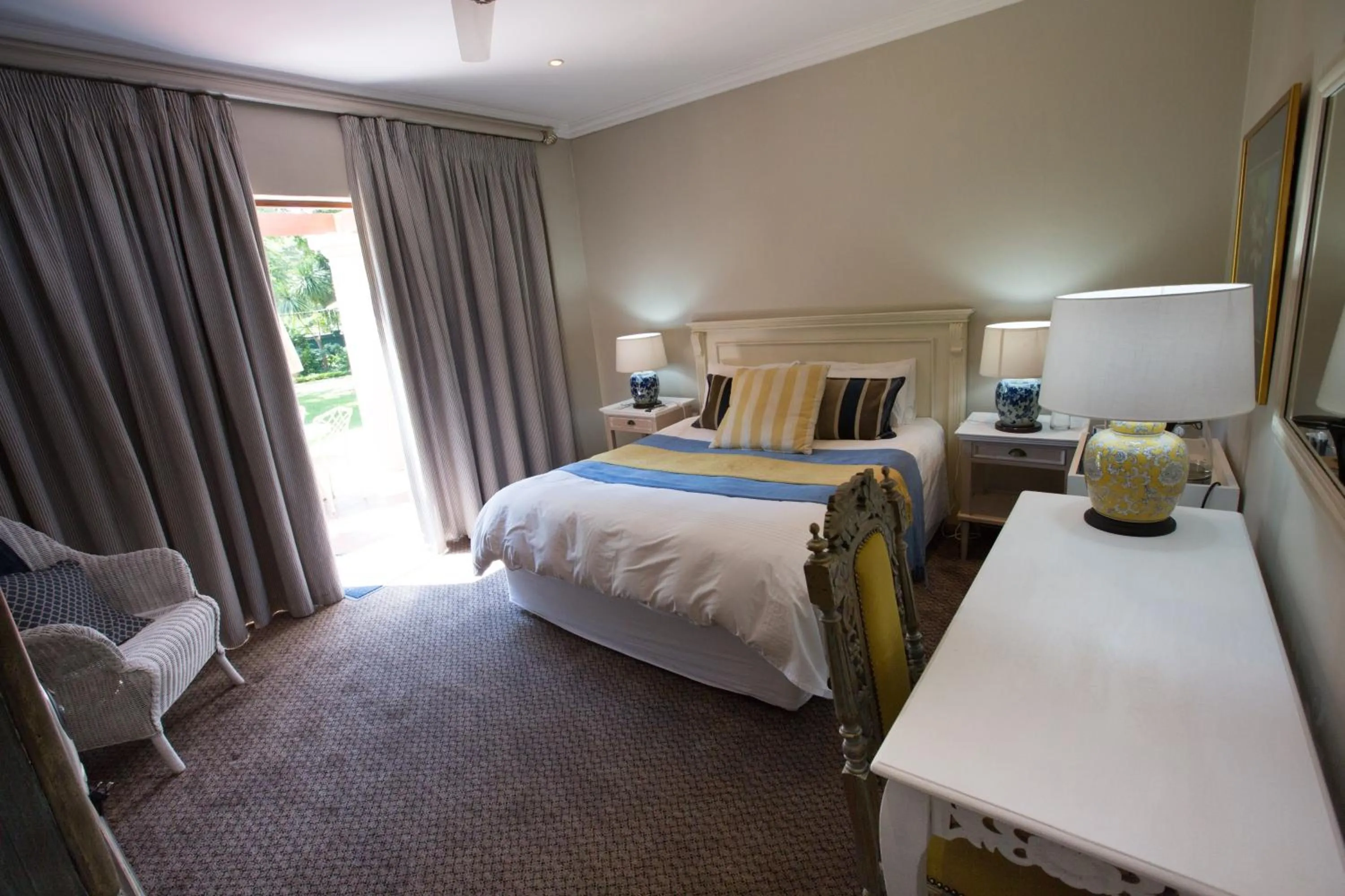 Photo of the whole room, Bed in MacGregors Guest House