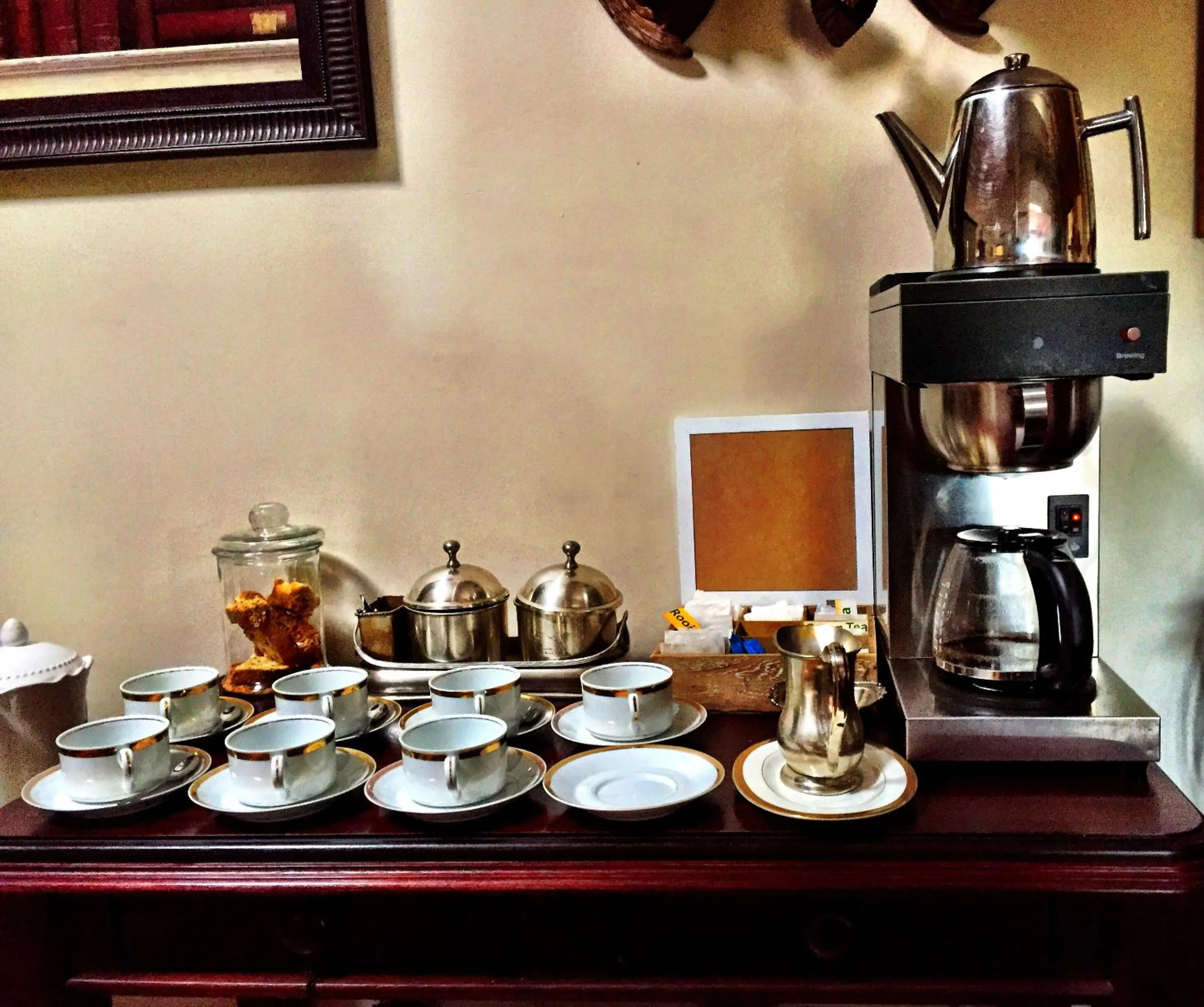 Drinks in MacGregors Guest House