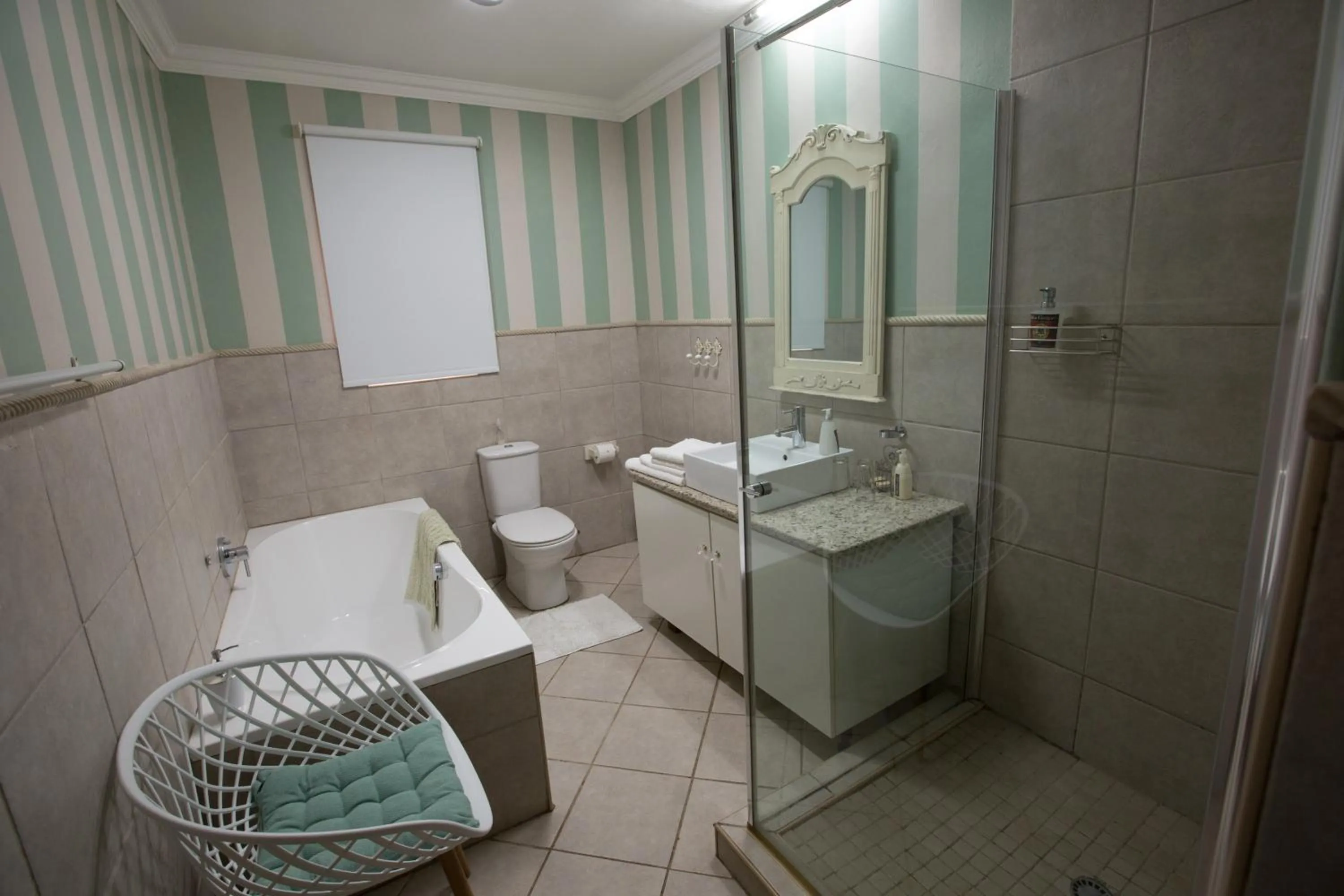 Bathroom in MacGregors Guest House