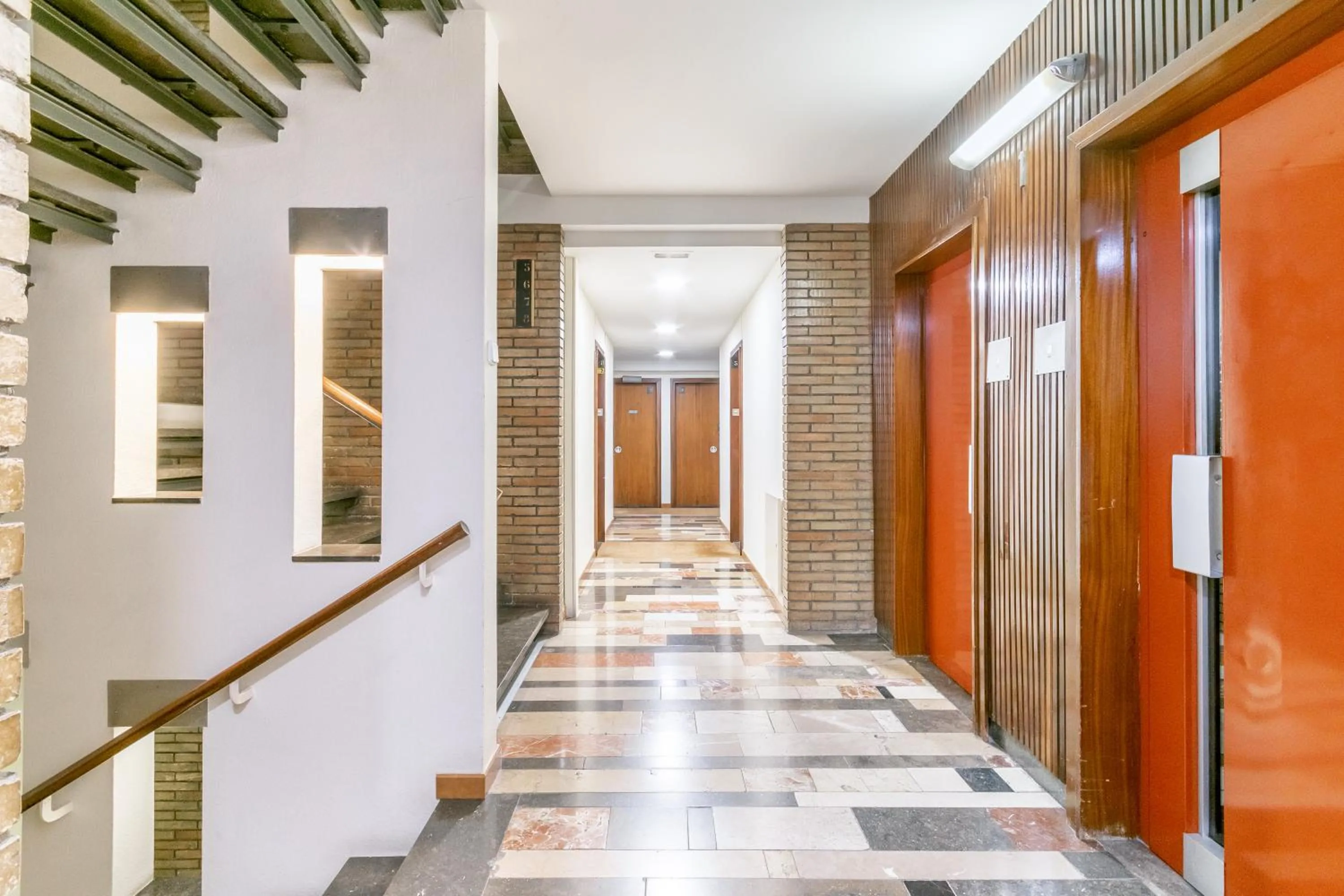 elevator in Elegance Barcelona Rentals